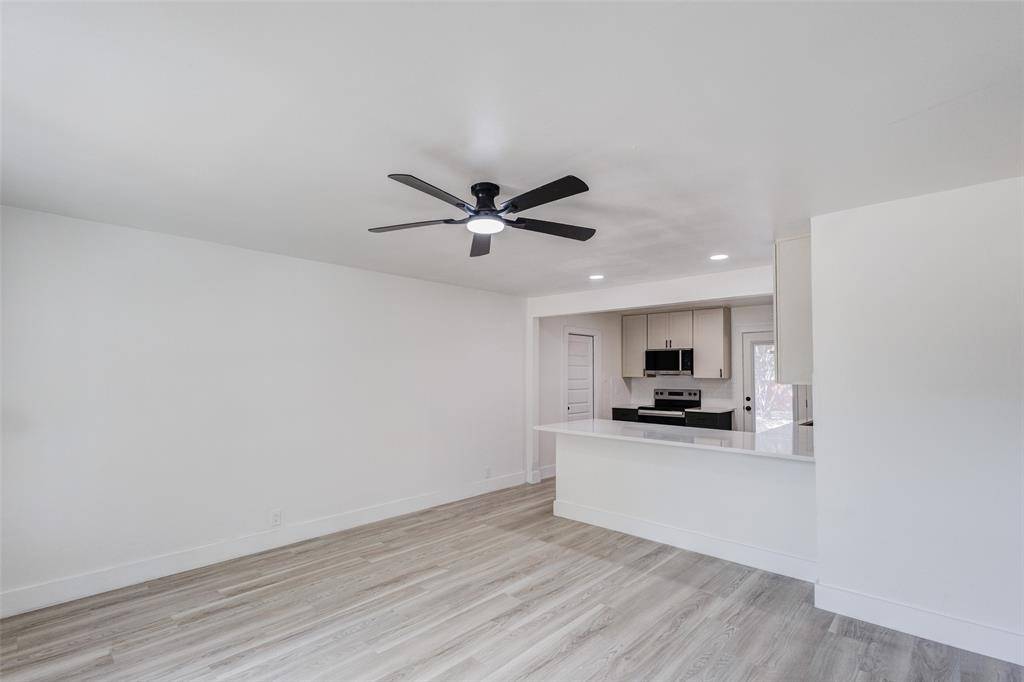 1011 E Alan Avenue, Carrollton, TX 75006