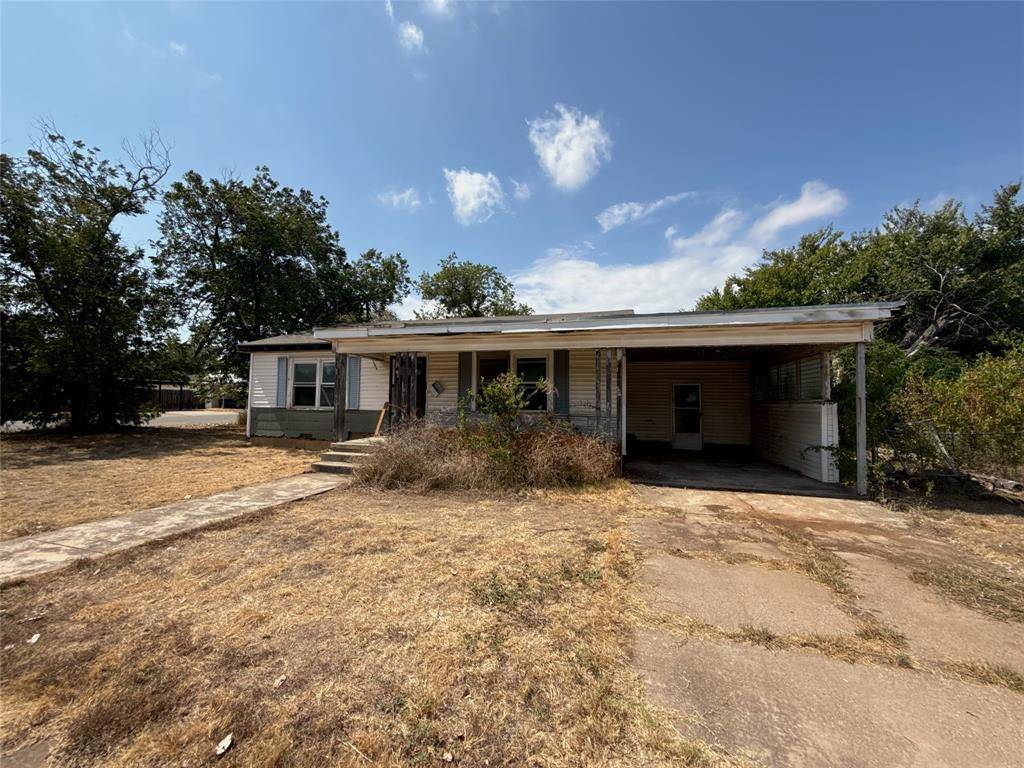1305 W 11th Street, Mcgregor, TX 76657