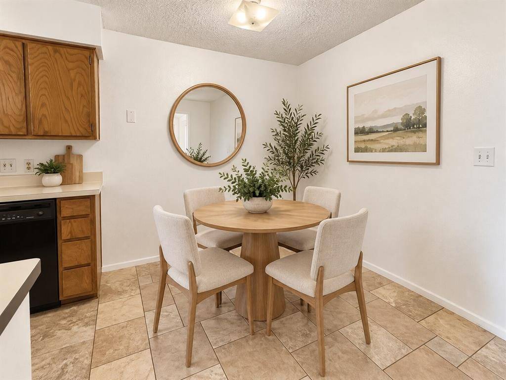 424 NW 23rd Street, Grand Prairie, TX 75050