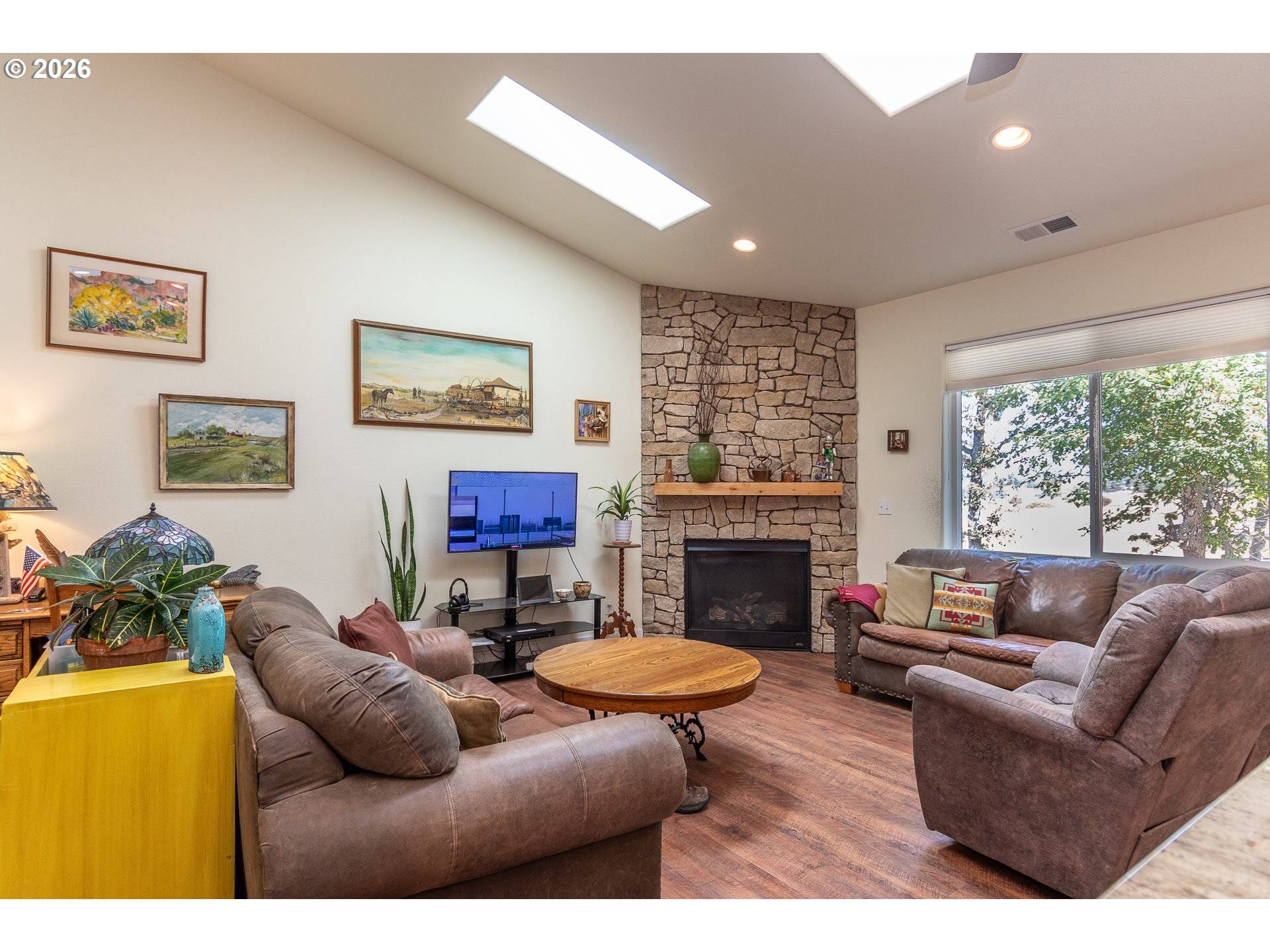1480 W TARRAGON DR, Roseburg, OR 97471