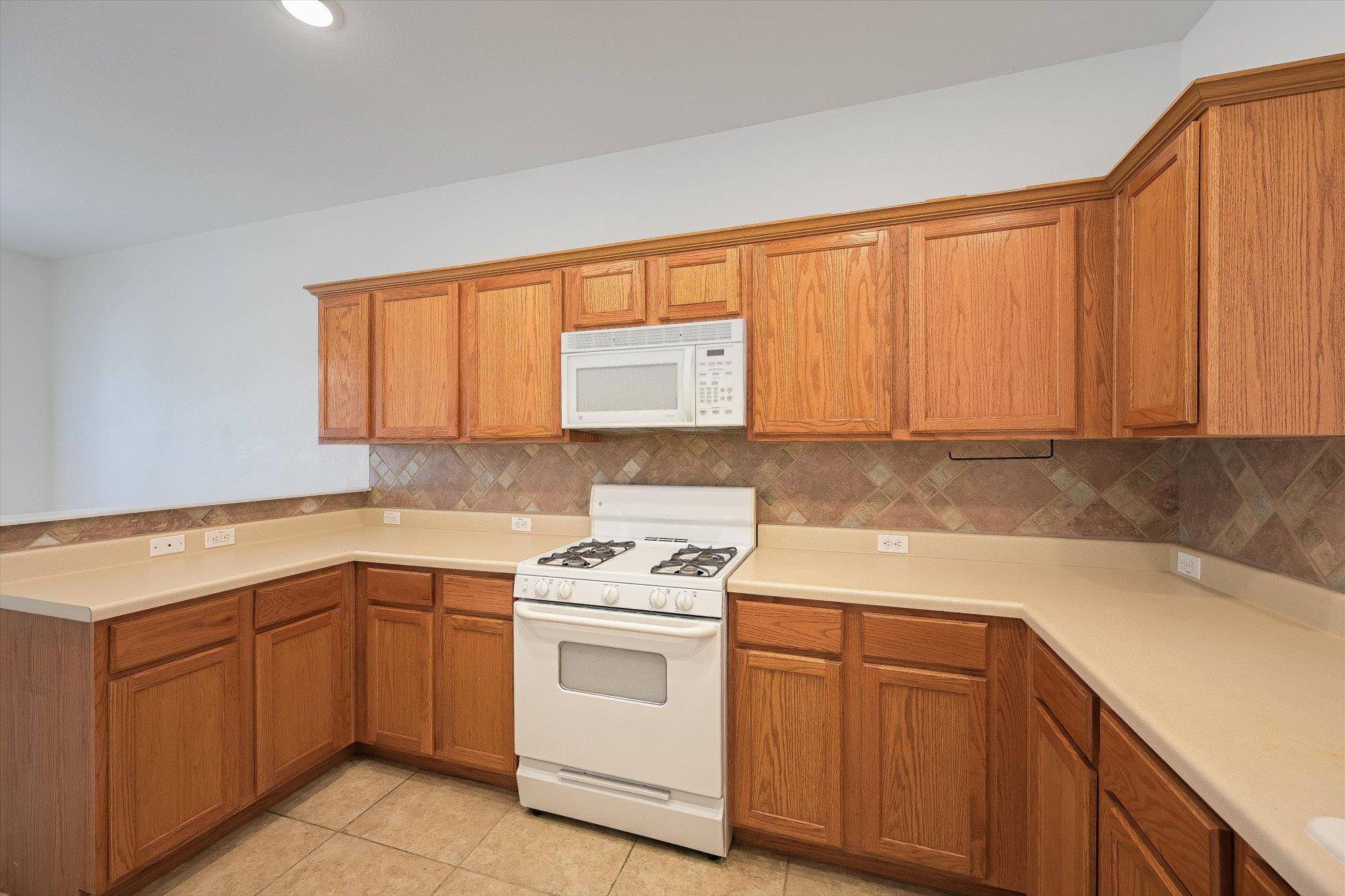 1732 Amberwood LOOP, Kyle, TX 78640