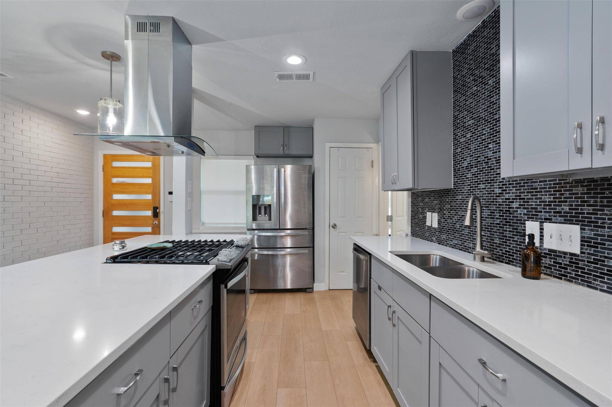 9107 Shepard DR, Austin, TX 78753