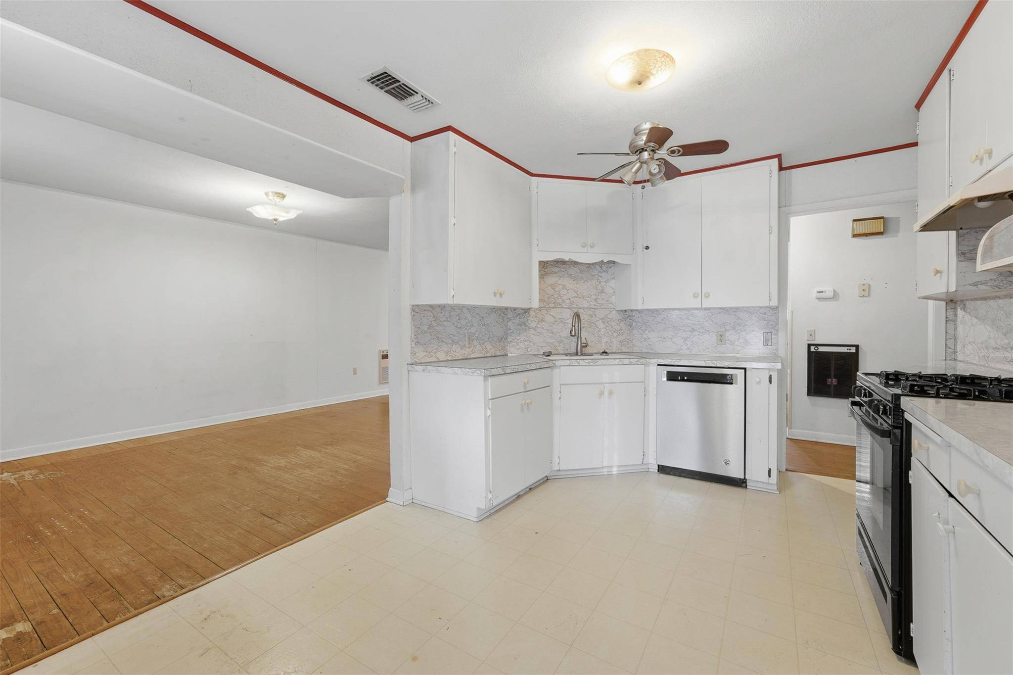 520 Seydler ST, Gonzales, TX 78629