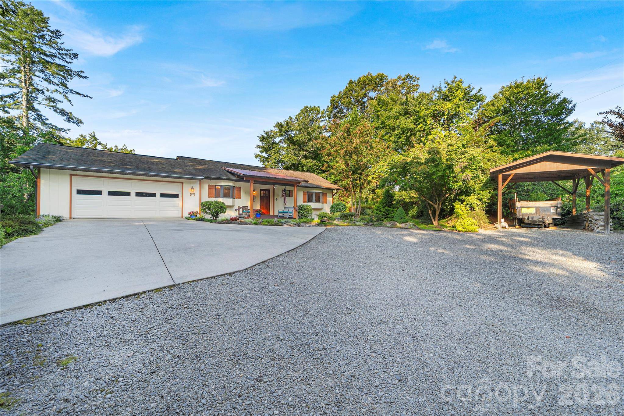 374 Riverside Estate RD, Brevard, NC 28712