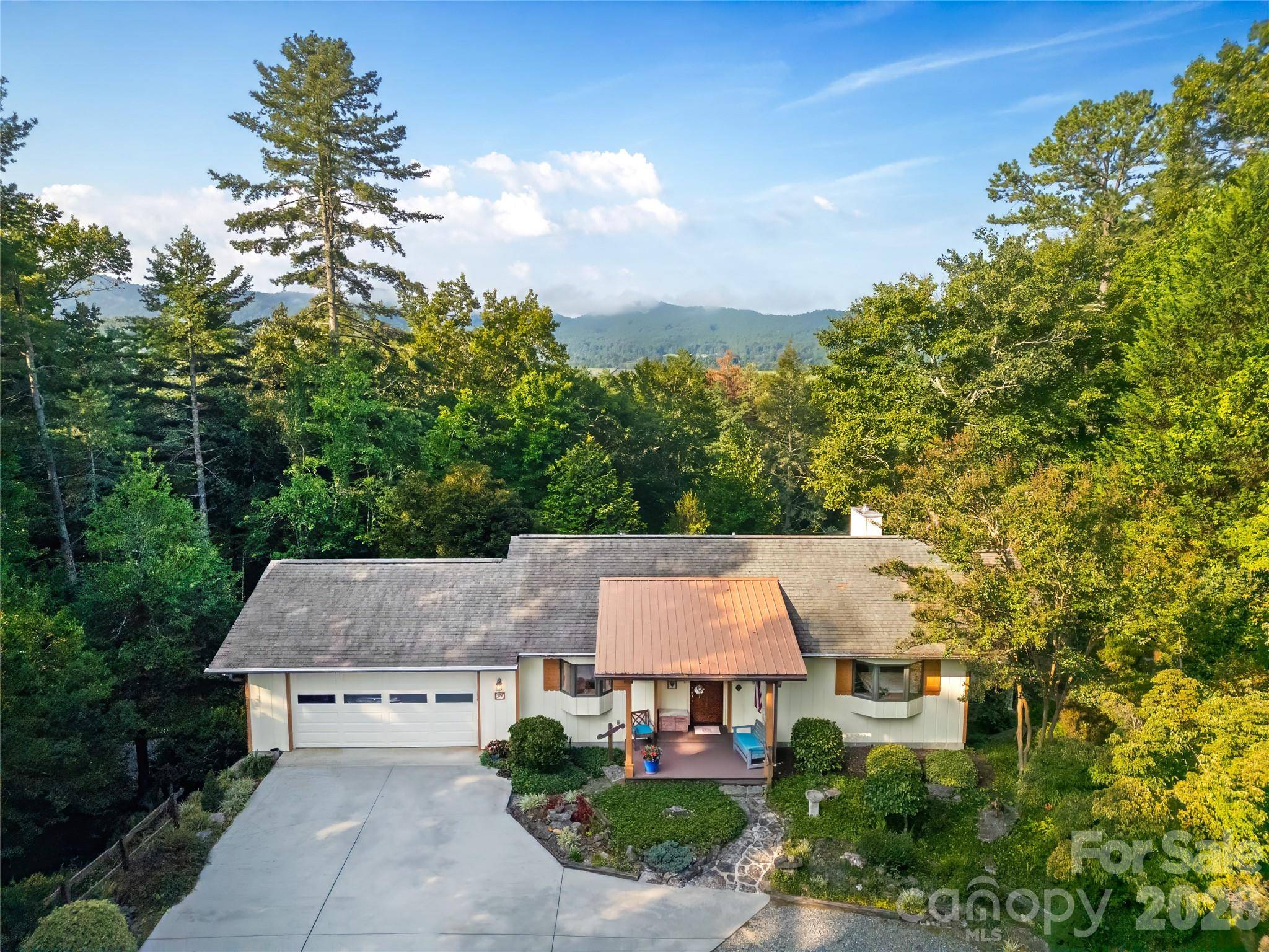 374 Riverside Estate RD, Brevard, NC 28712