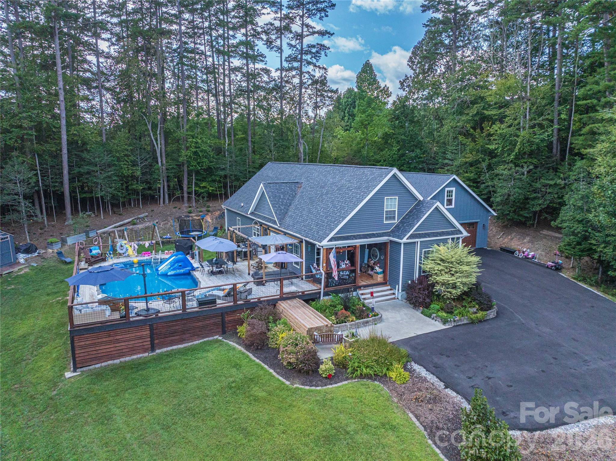 212 W Sunset Ridge DR, Etowah, NC 28729