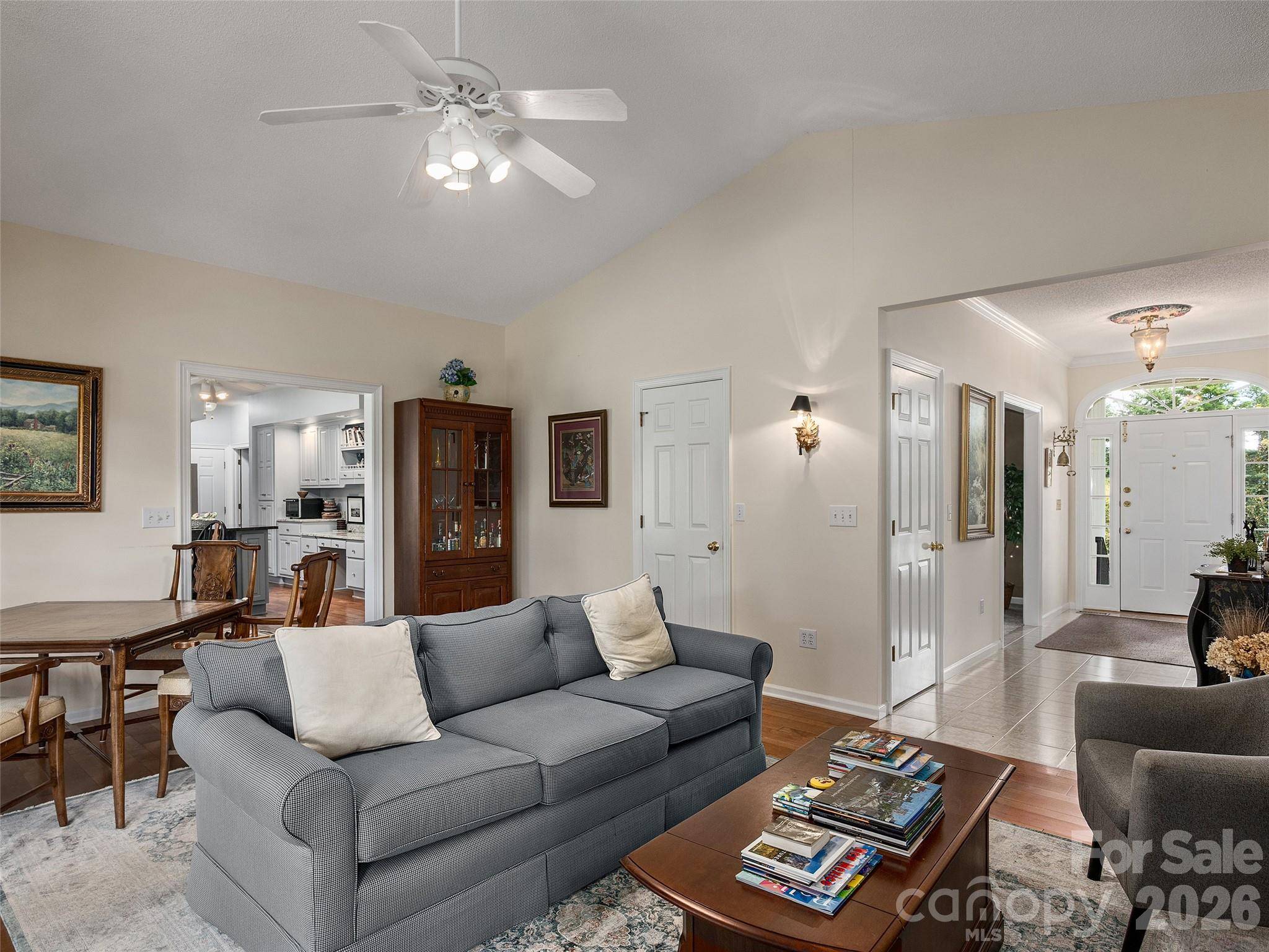 60 Beaumont DR, Hendersonville, NC 28739