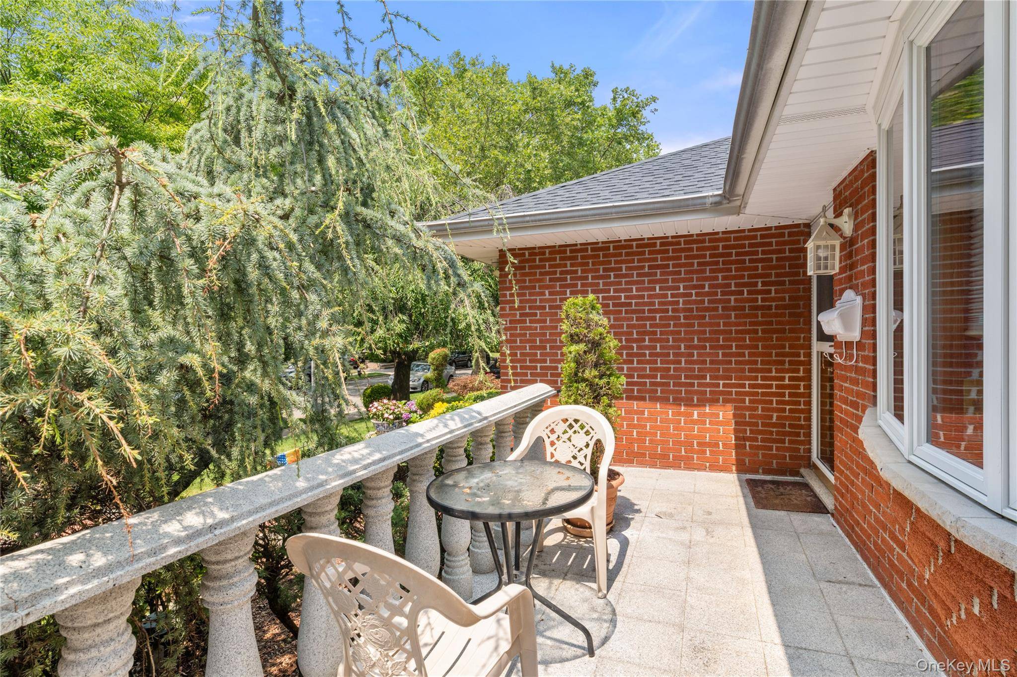 7349 196th PL, Fresh Meadows, NY 11366