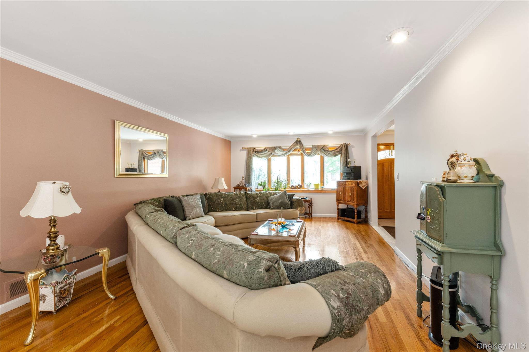 7349 196th PL, Fresh Meadows, NY 11366