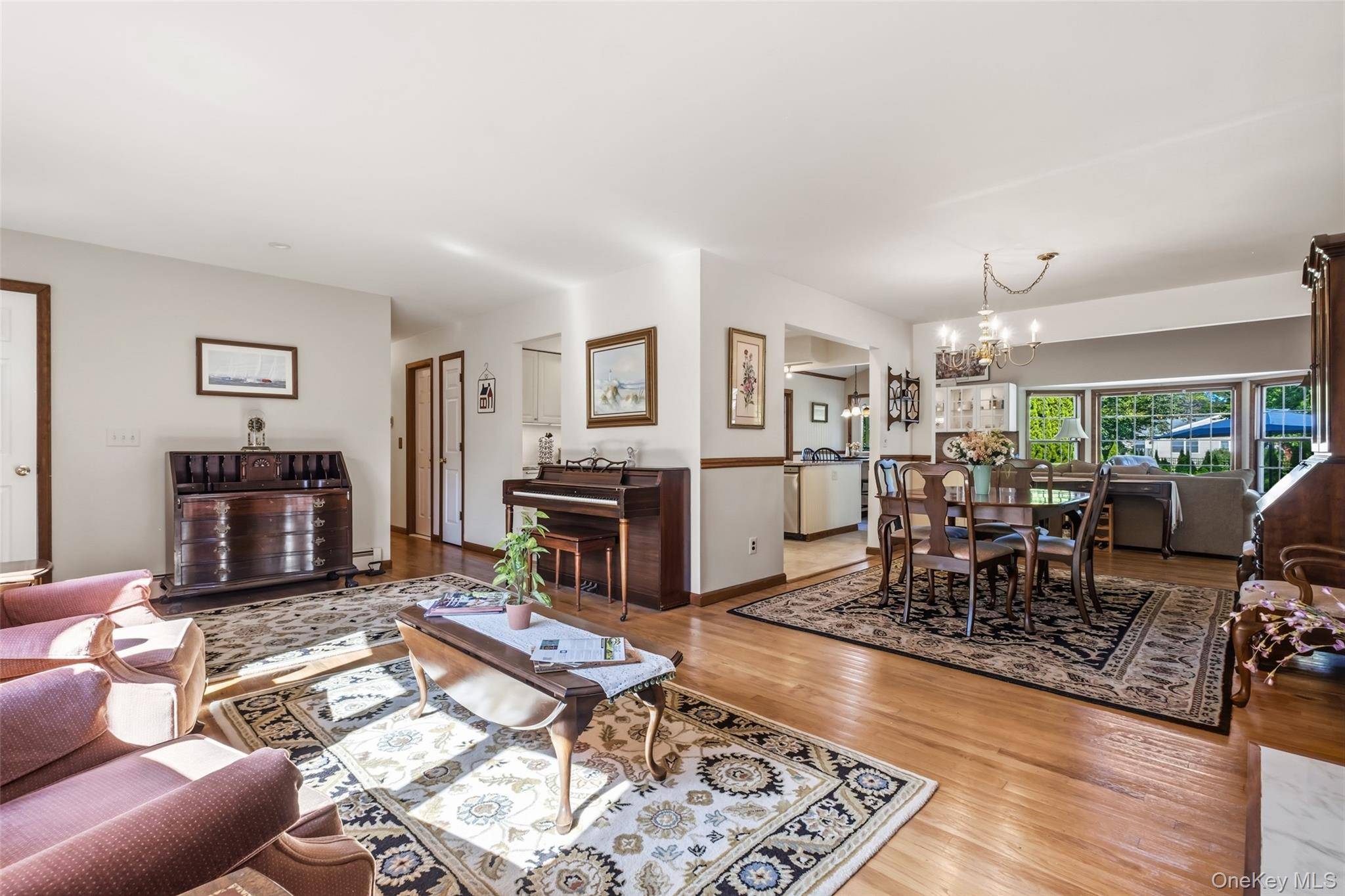 1035 Theresa DR, Mattituck, NY 11952