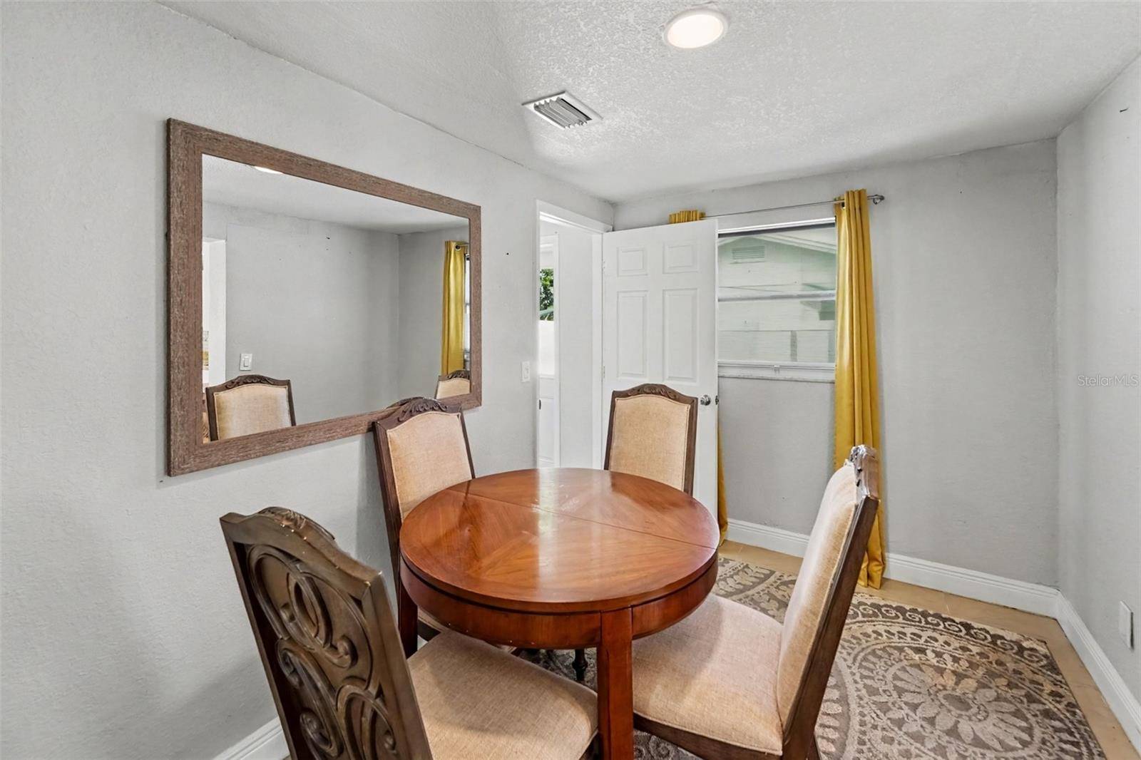 8911 113TH ST, Seminole, FL 33772