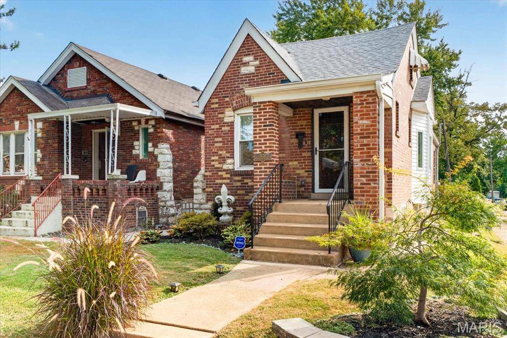 3838 Bingham AVE, St Louis, MO 63116