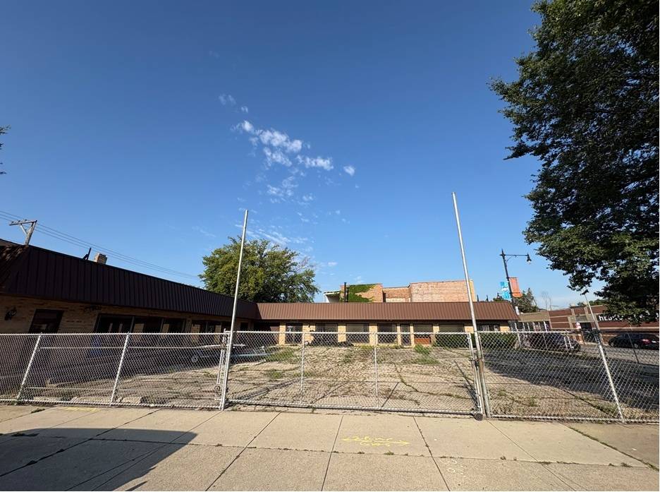 4135 W Lawrence AVE, Chicago, IL 60630