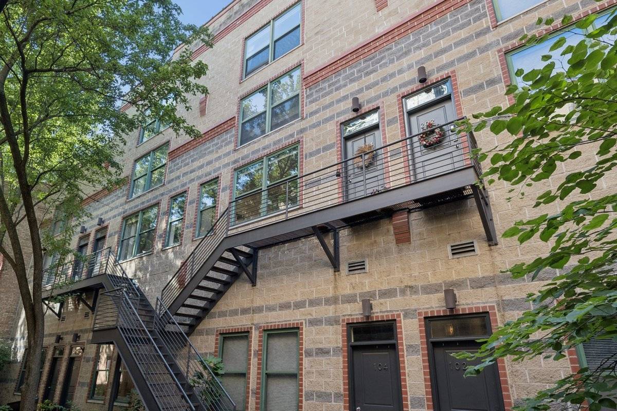 22 N MORGAN ST #204, Chicago, IL 60607
