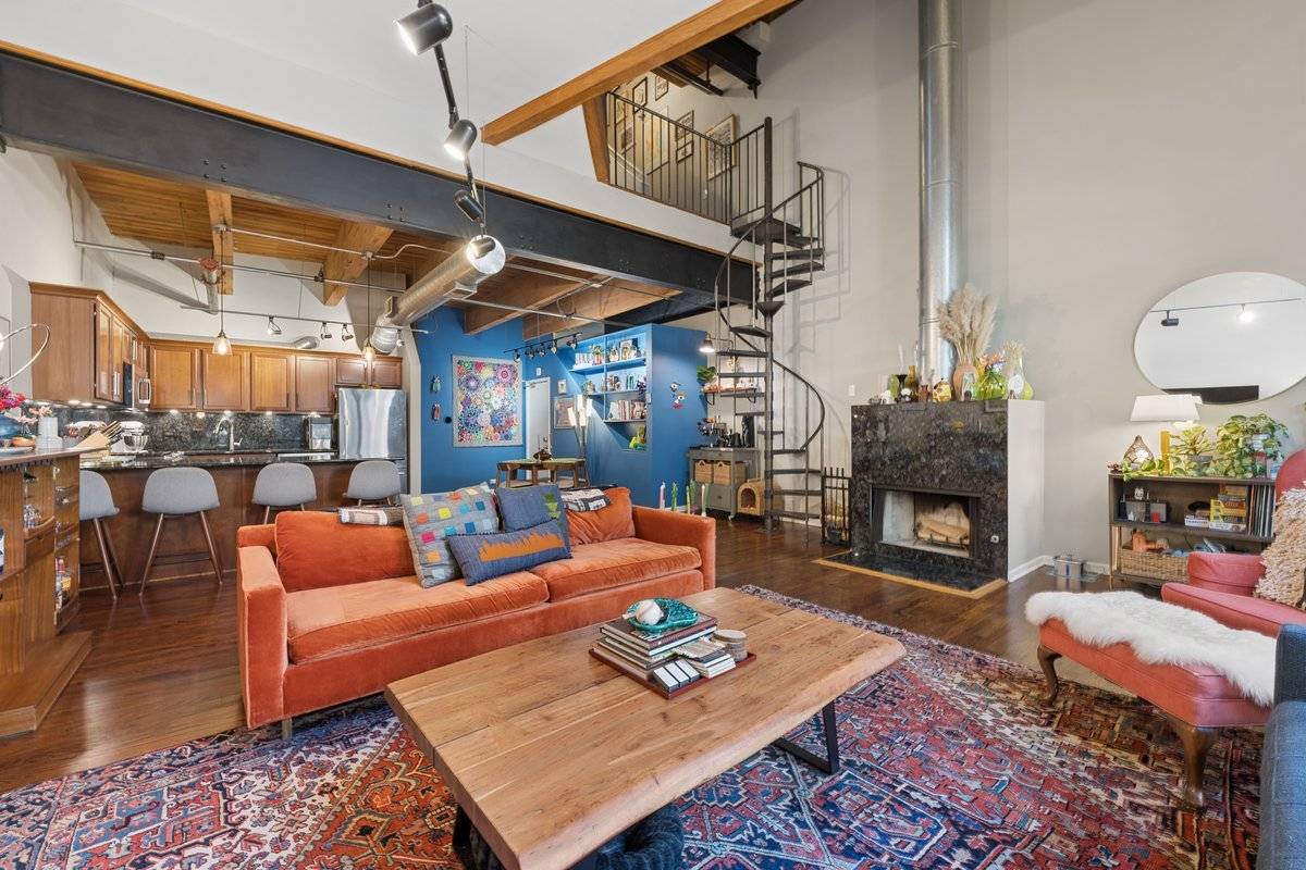 22 N MORGAN ST #204, Chicago, IL 60607