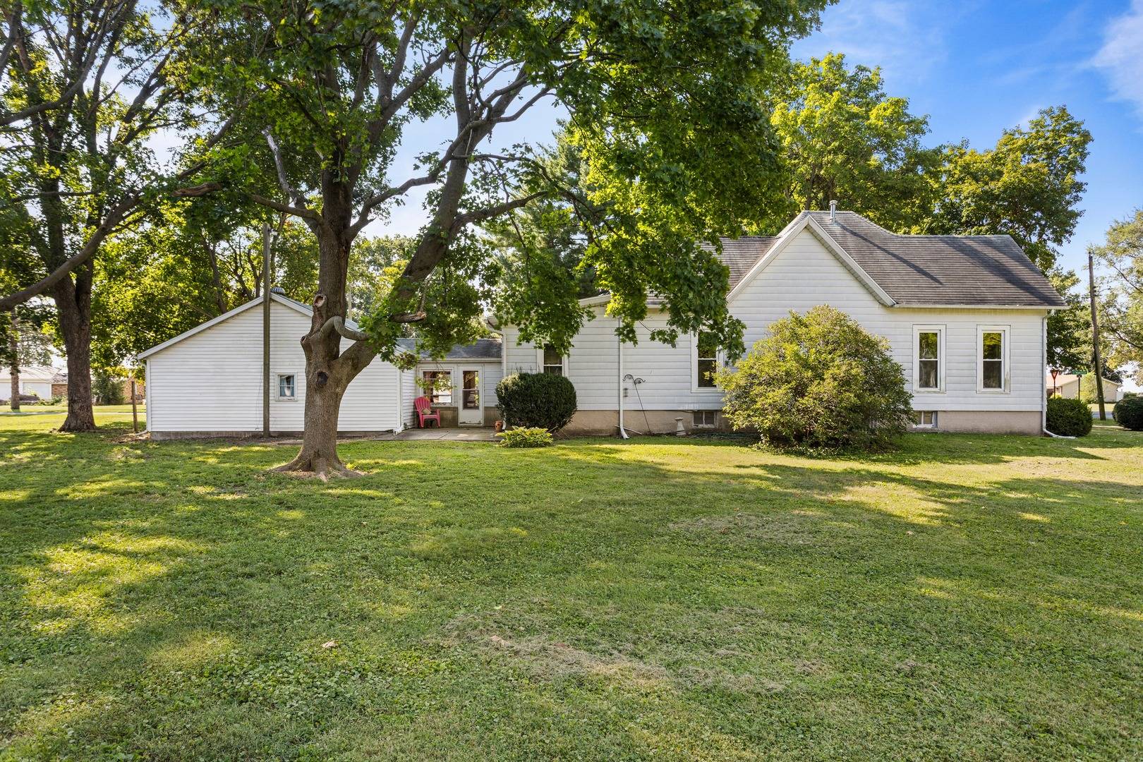 764 S Piatt ST, Bement, IL 61813