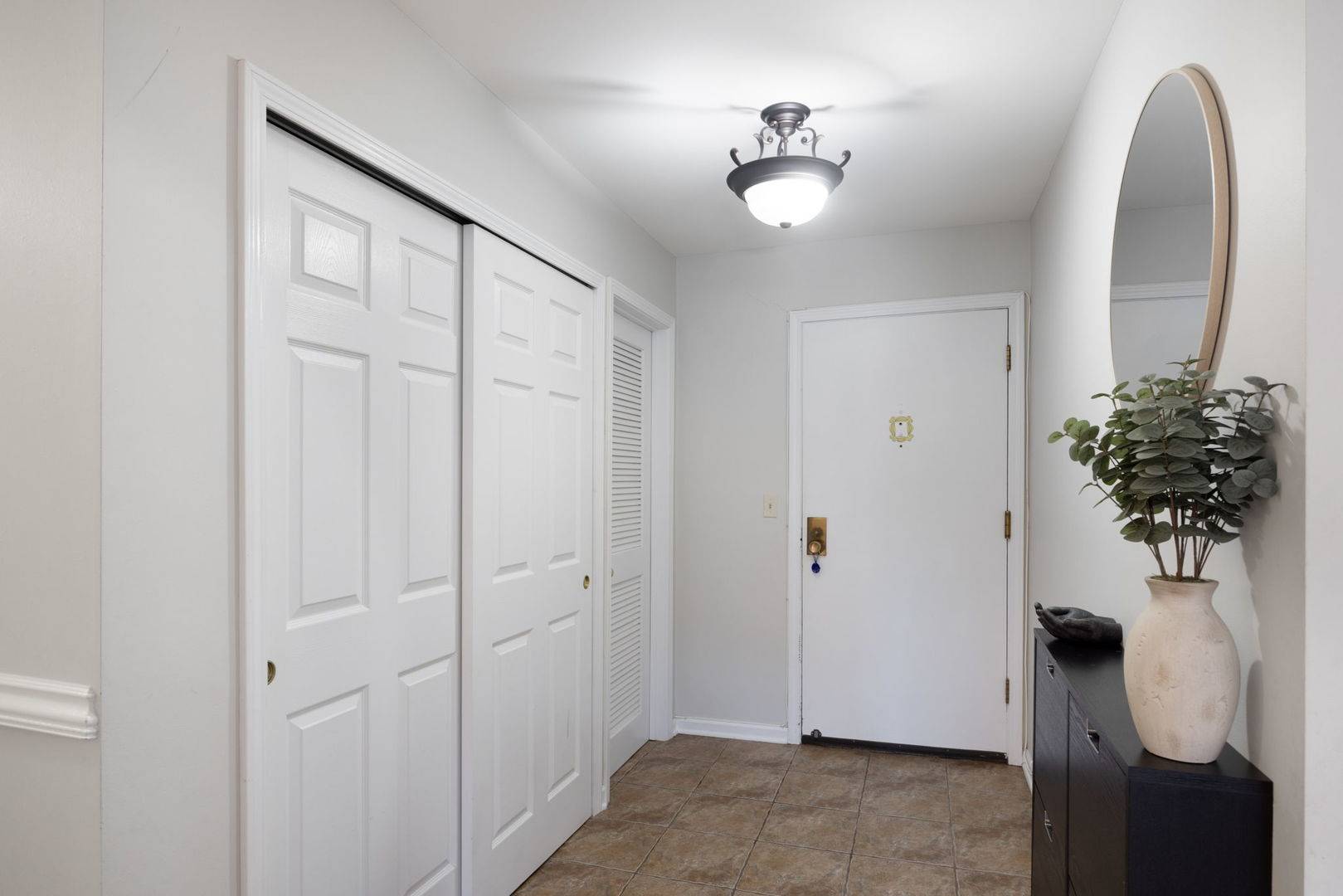 9530 Lamon AVE #401, Skokie, IL 60077