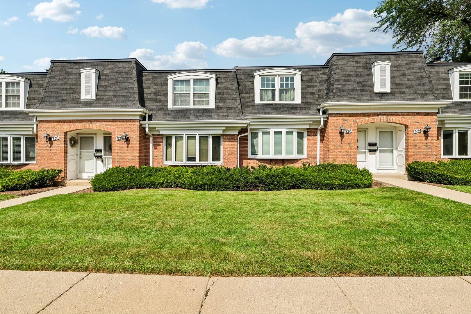 328 Eastern AVE, Barrington, IL 60010