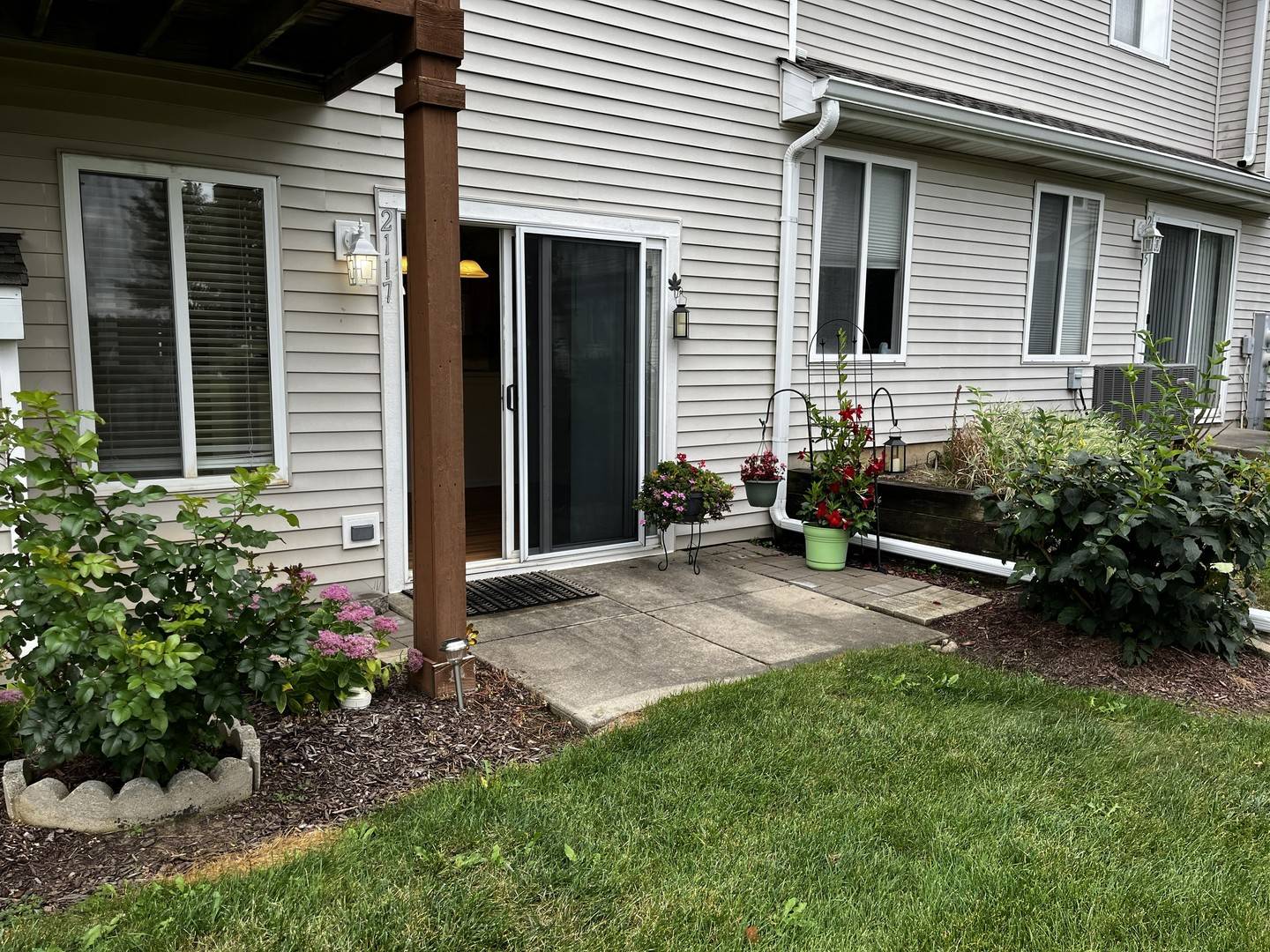 2117 Orchard LN #2117, Carpentersville, IL 60110