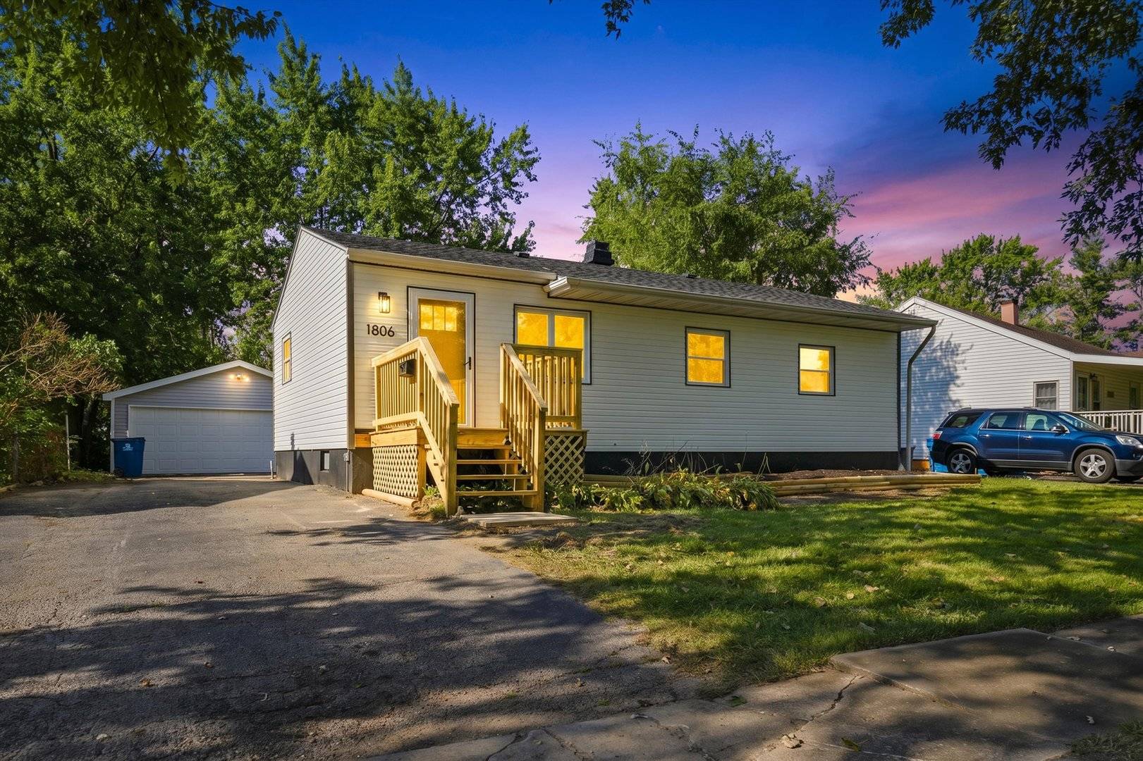 1806 222nd PL, Sauk Village, IL 60411