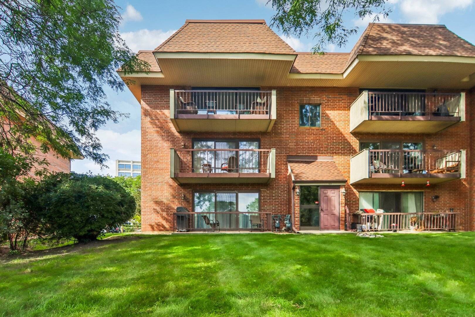 101 E Janata BLVD #3B, Lombard, IL 60148