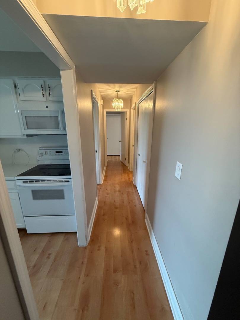 4601 W Touhy AVE #506, Lincolnwood, IL 60712
