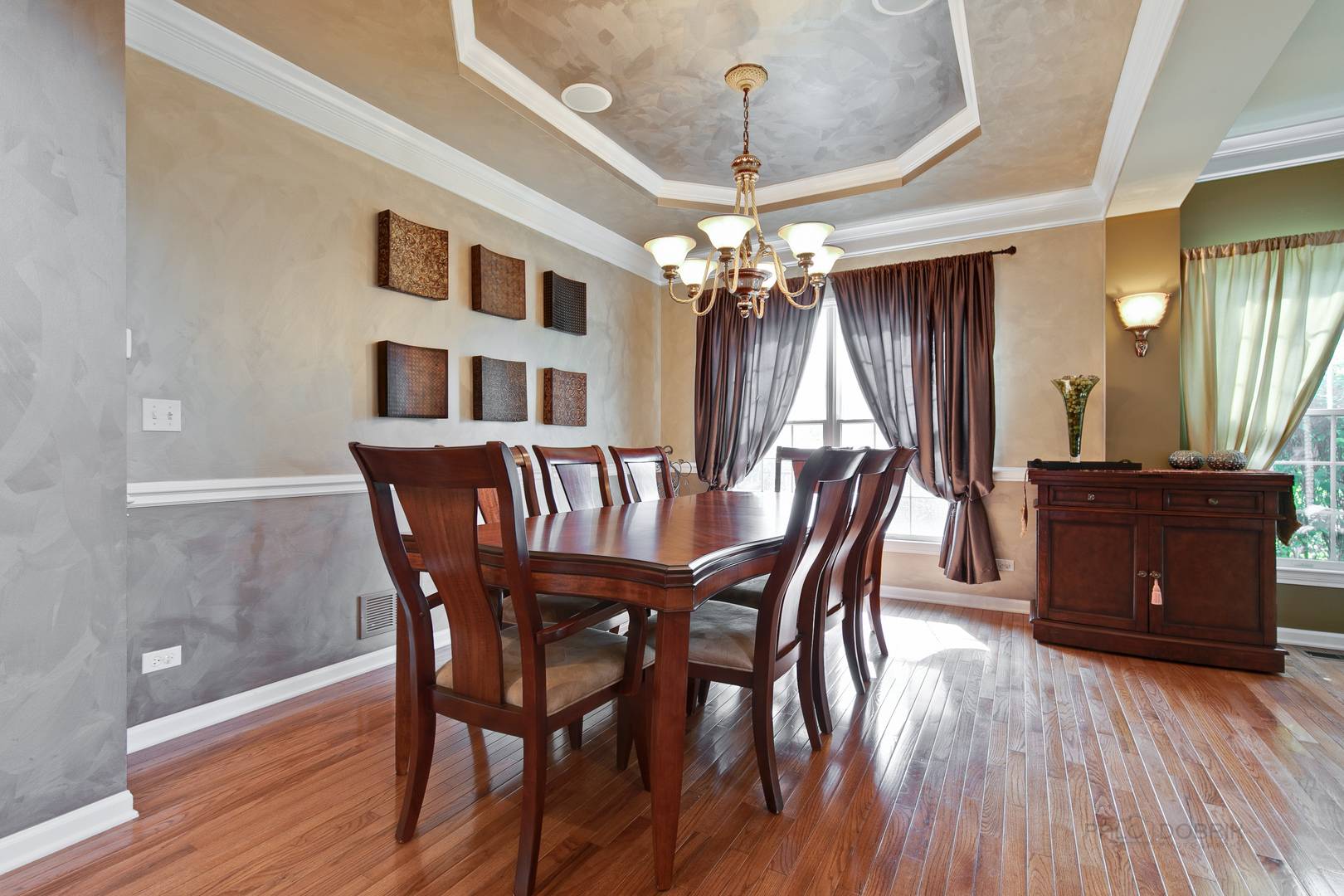 10 Eagle Ridge DR, Hawthorn Woods, IL 60047