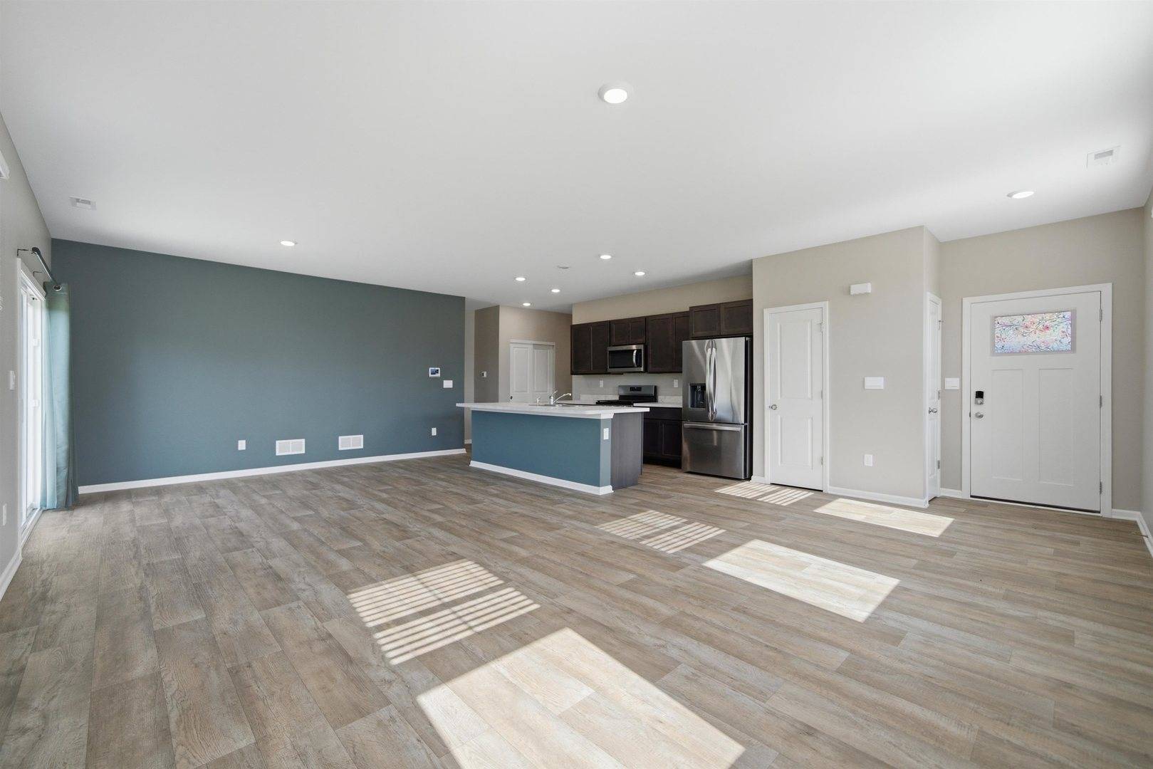 1133 Williamsburg ST, Pingree Grove, IL 60140