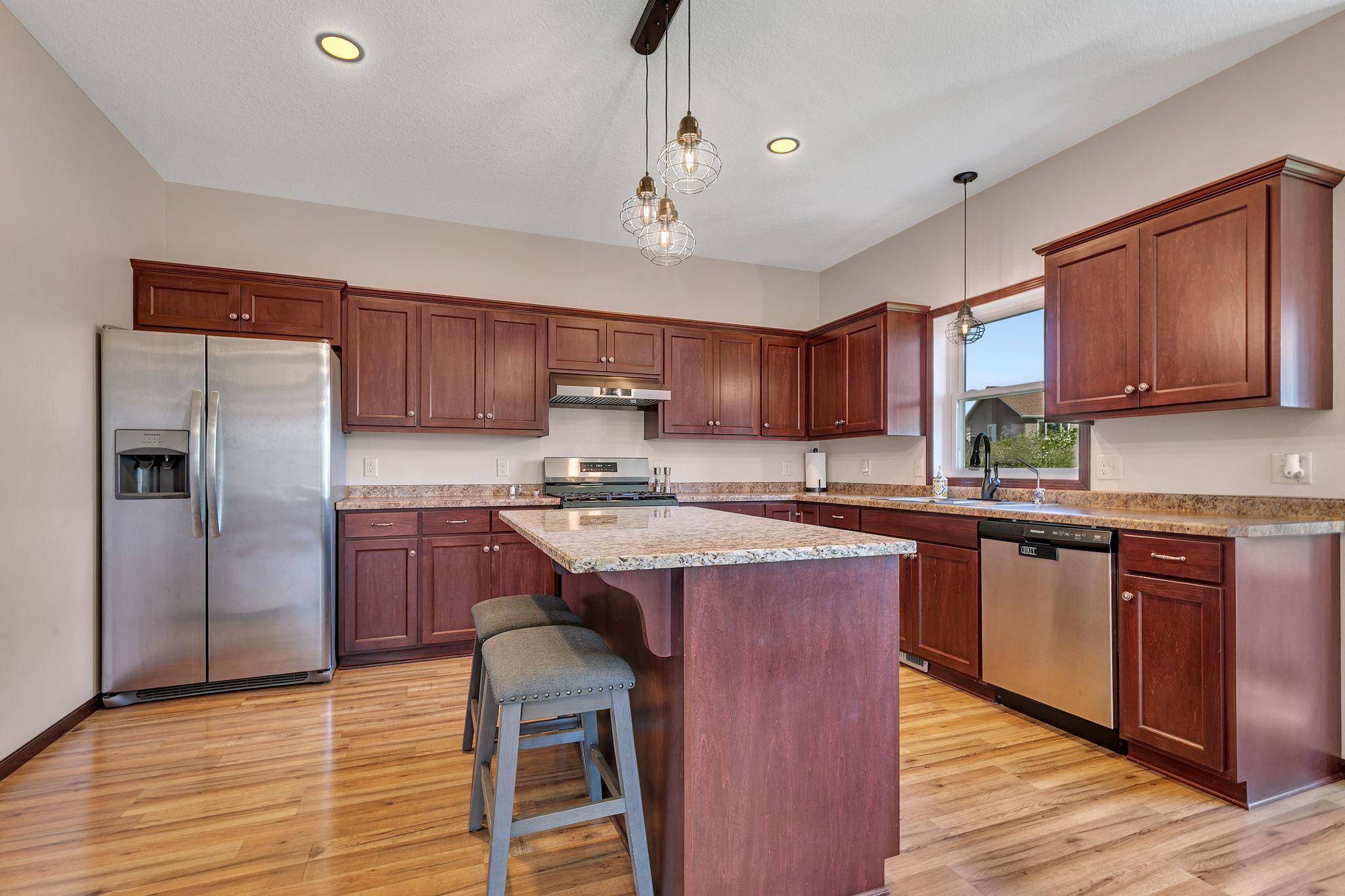 3293 Old Stone WAY NE, Sauk Rapids, MN 56379