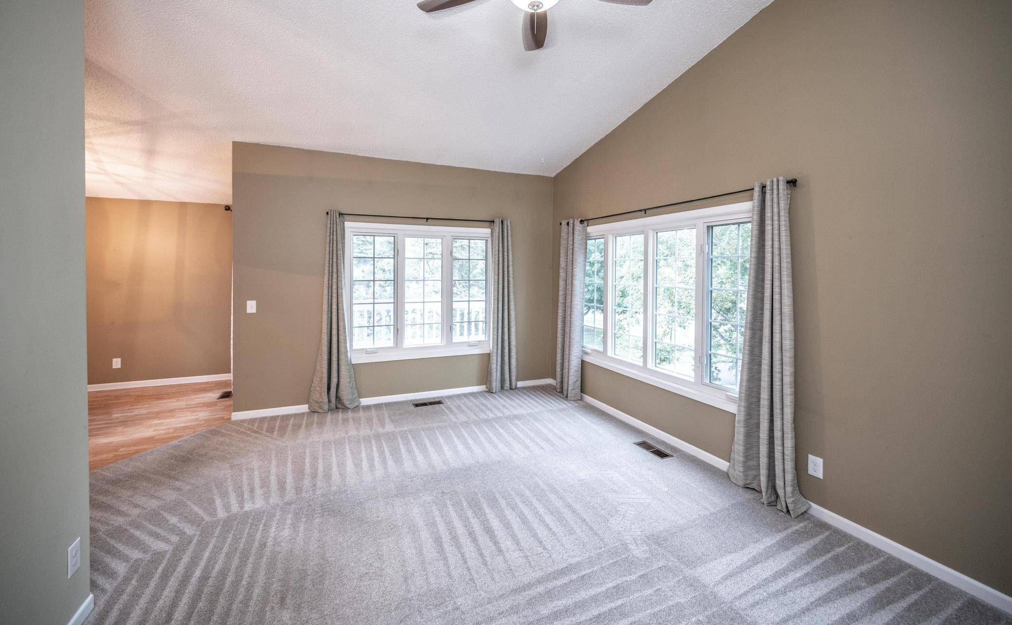 3590 Blue Jay WAY #201, Eagan, MN 55123