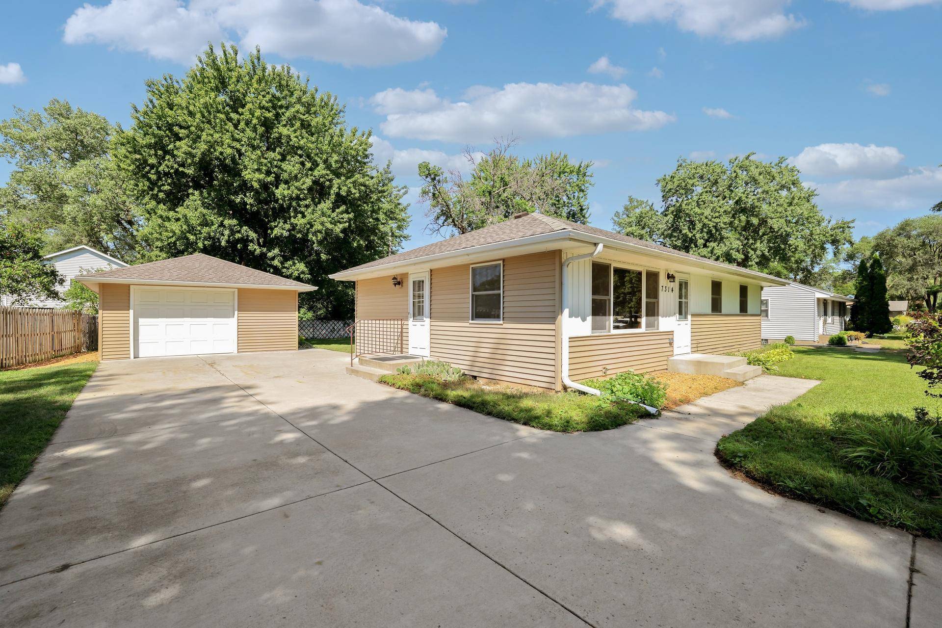 7314 Hayes ST NE, Fridley, MN 55432