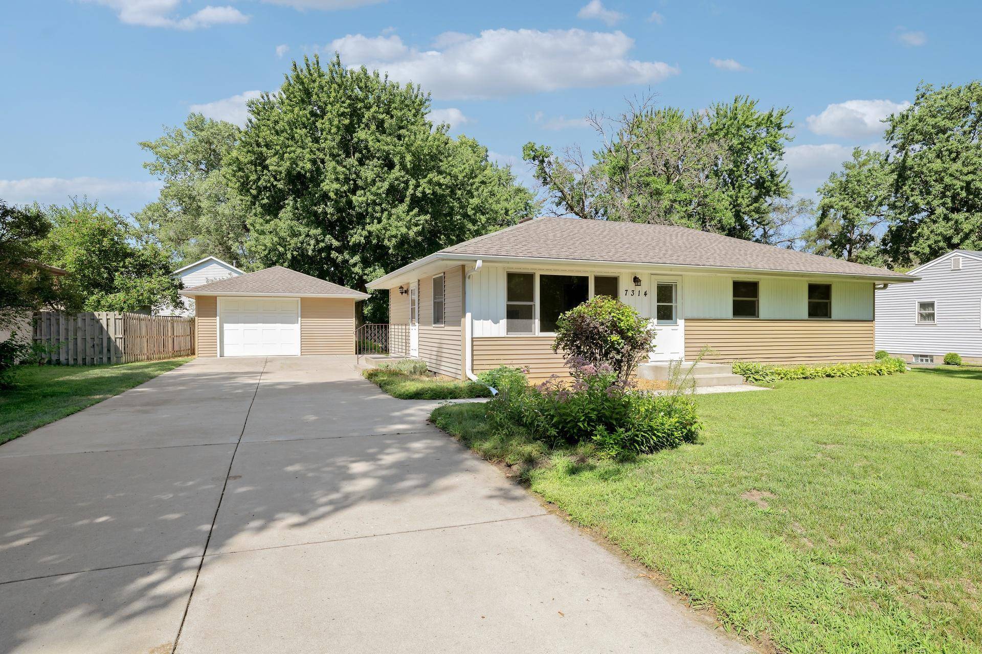 7314 Hayes ST NE, Fridley, MN 55432