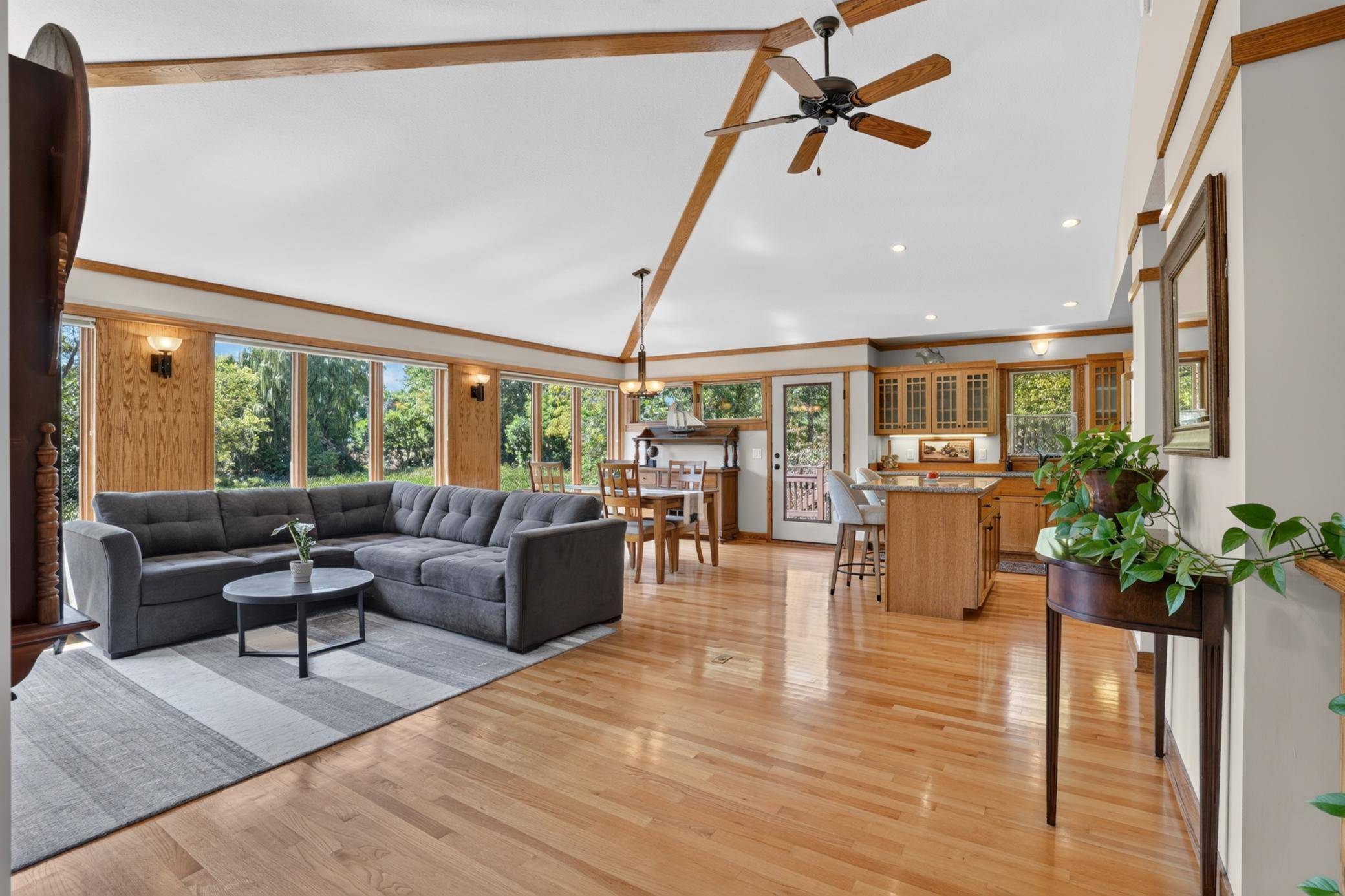 4015 Oakland ST, Saint Bonifacius, MN 55375