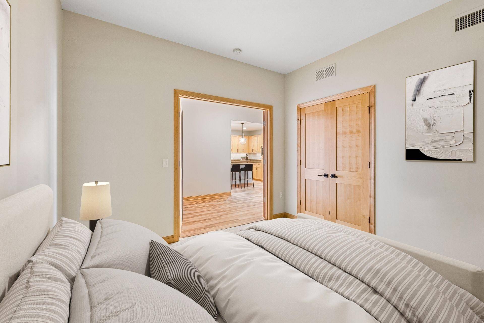 4100 Shoreline DR #S204, Spring Park, MN 55384
