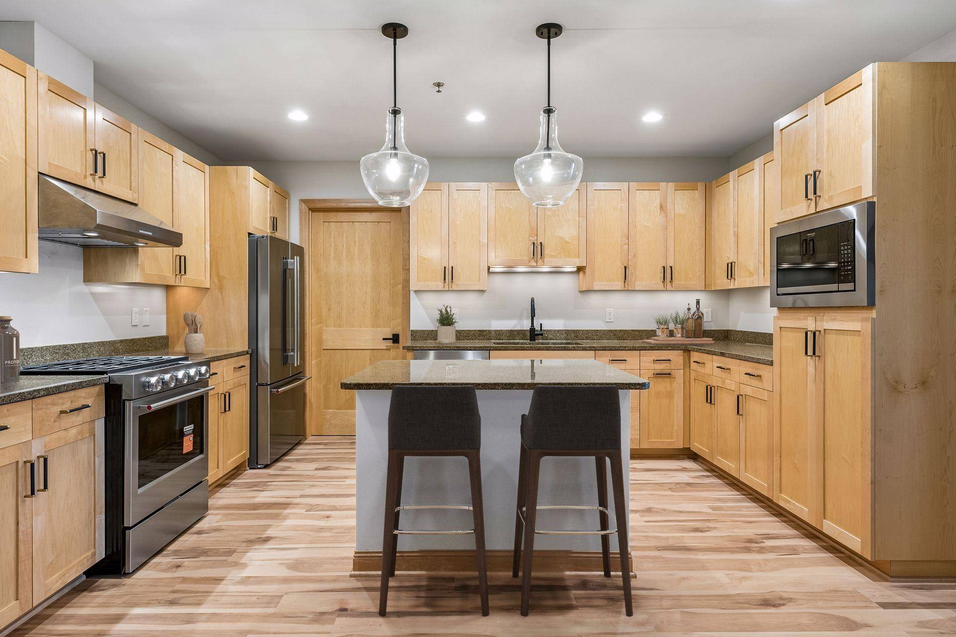 4100 Shoreline DR #S204, Spring Park, MN 55384