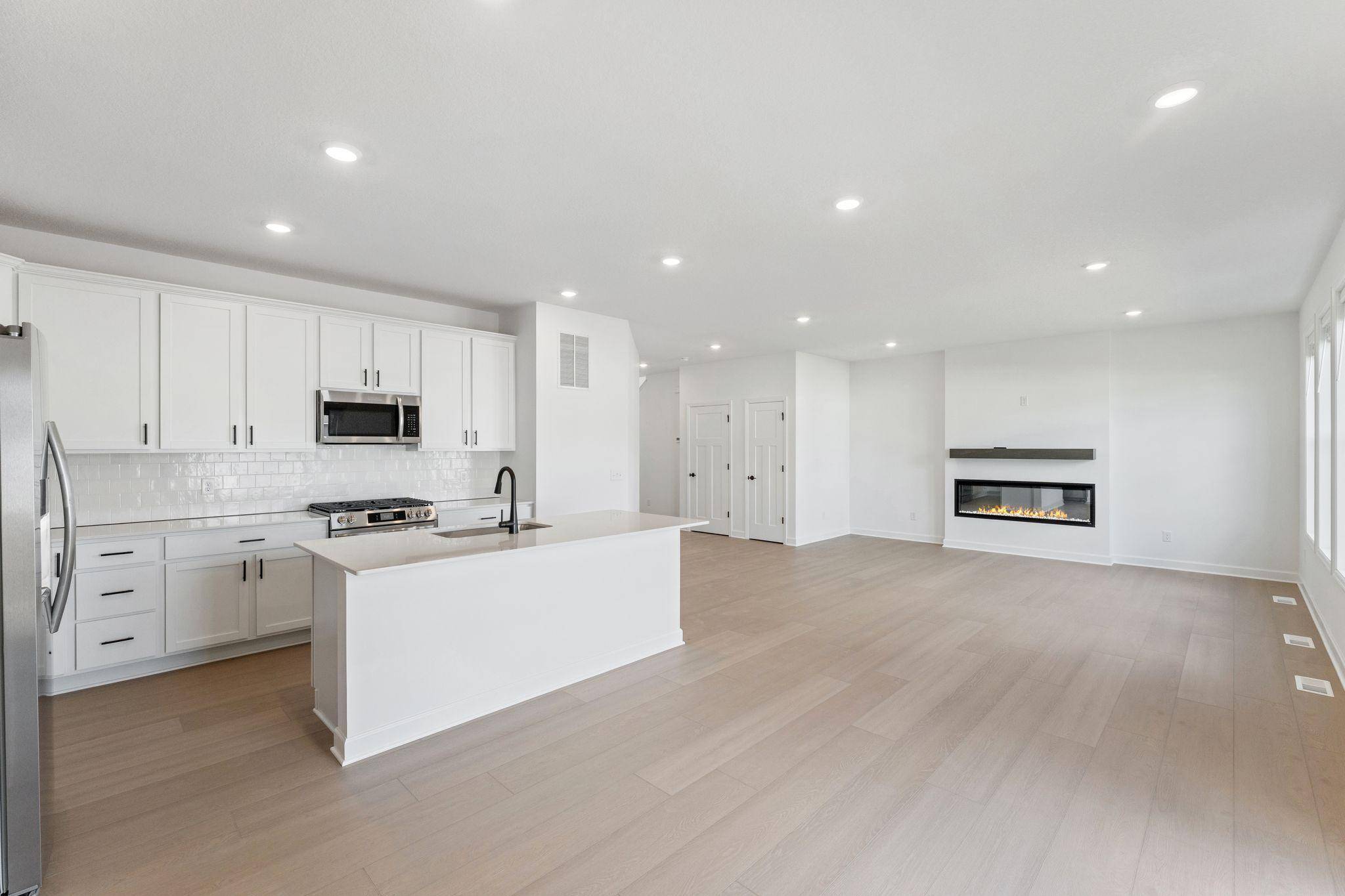 8932 Periwinkle BLVD, Woodbury, MN 55129