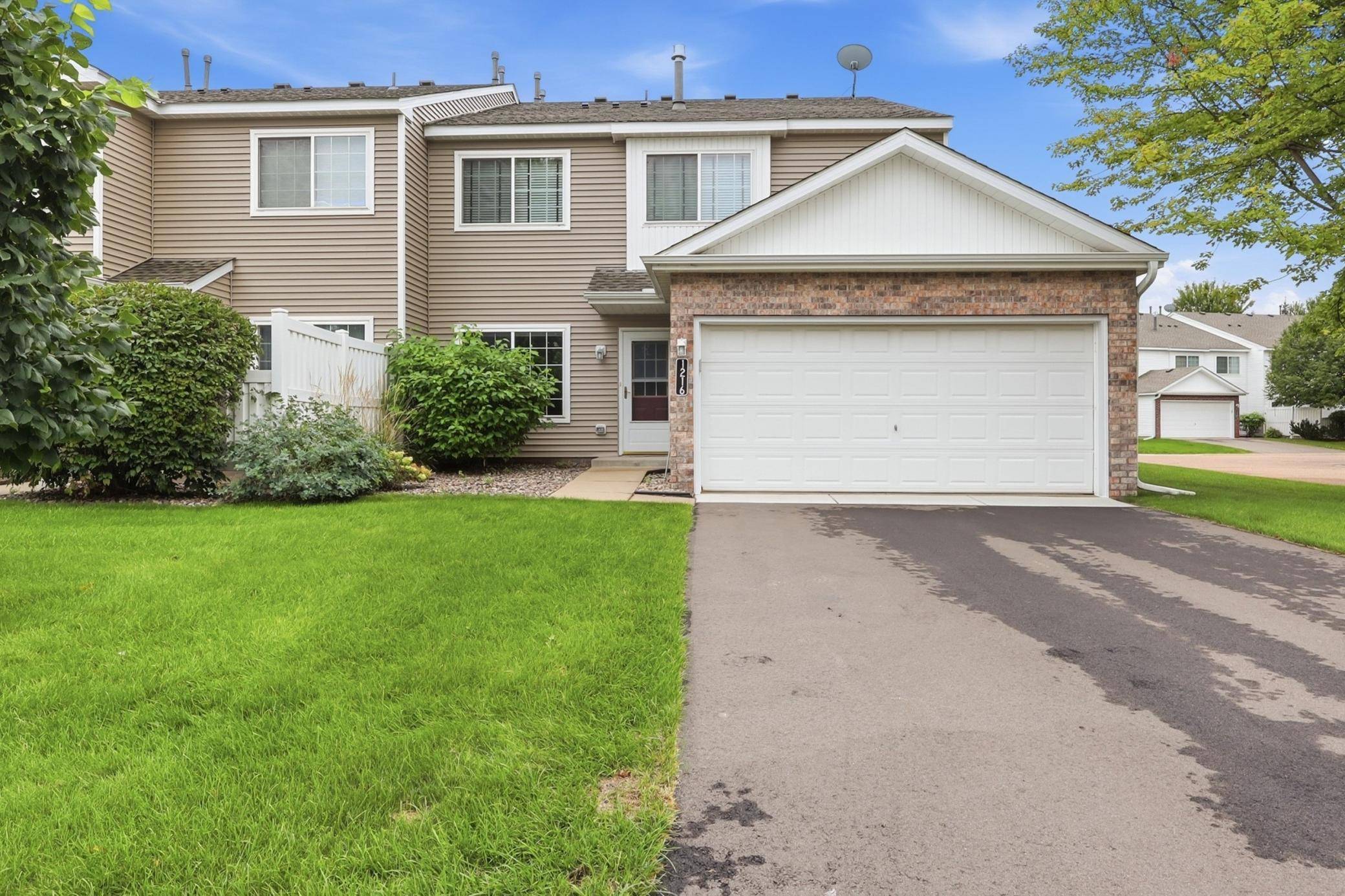 1216 Elmwood AVE, Shakopee, MN 55379