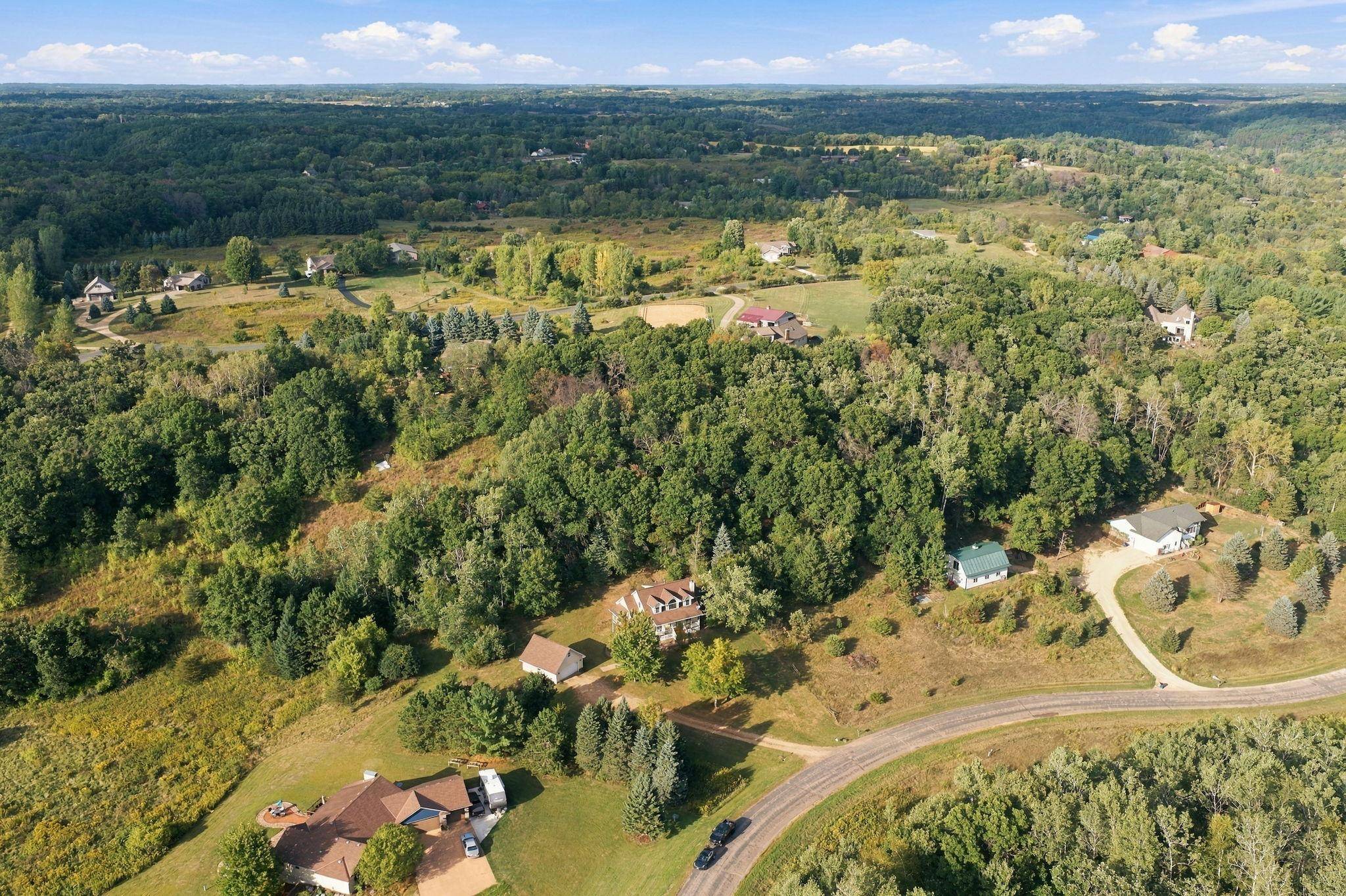 426 Rolling Hills LN, Hudson, WI 54016