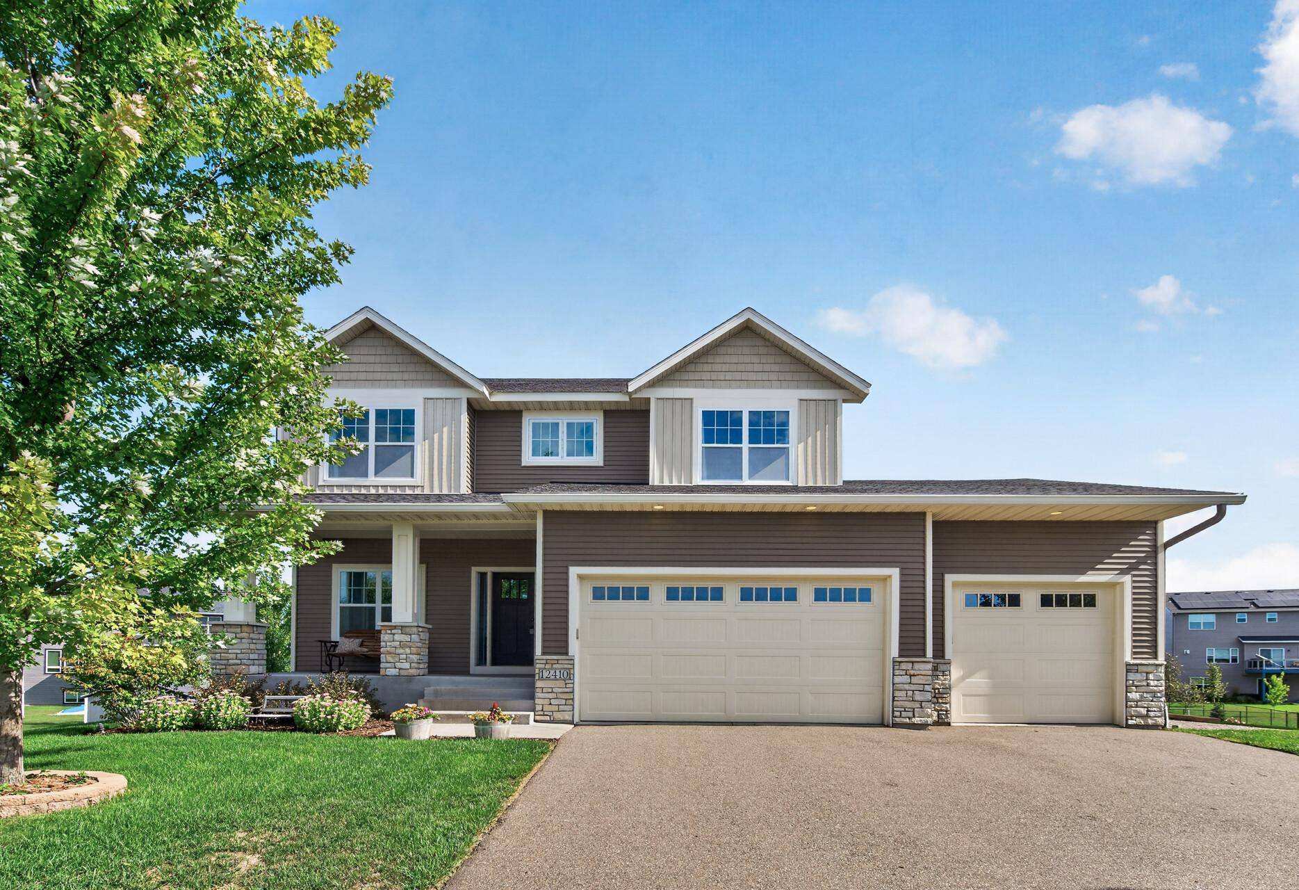 12410 Violet CIR, Rogers, MN 55374