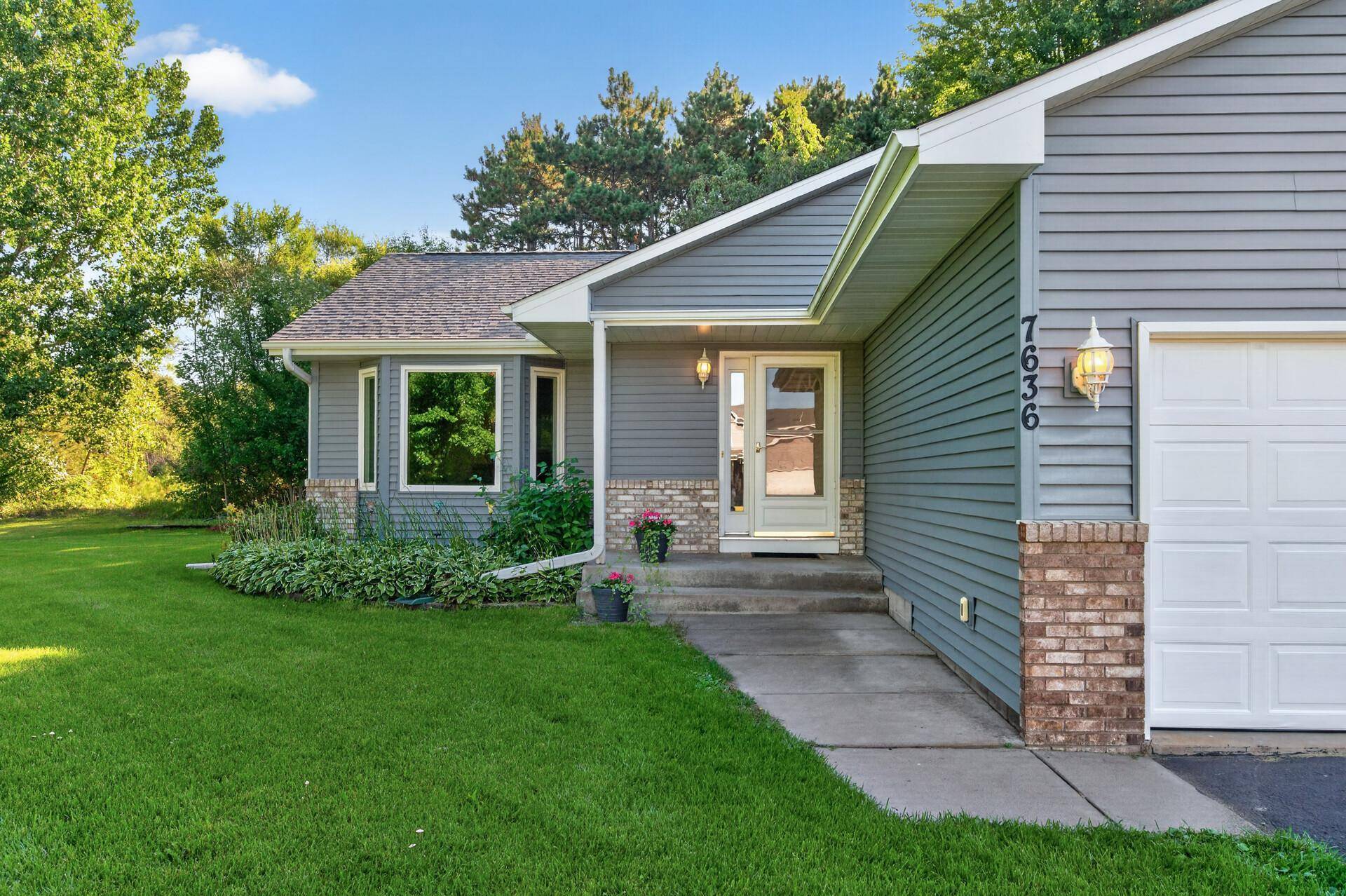 7636 Palomino LN, Lino Lakes, MN 55014