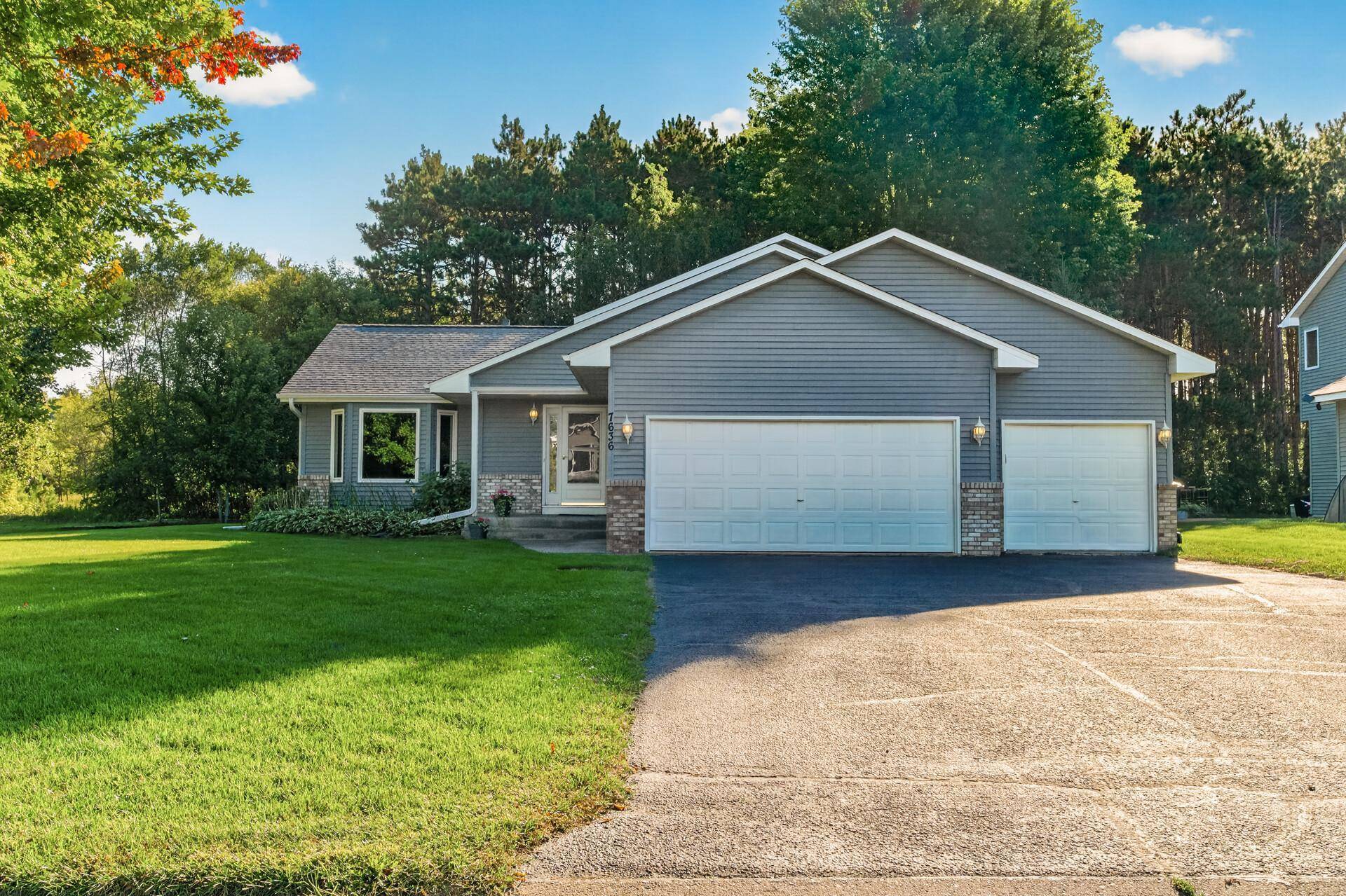 7636 Palomino LN, Lino Lakes, MN 55014