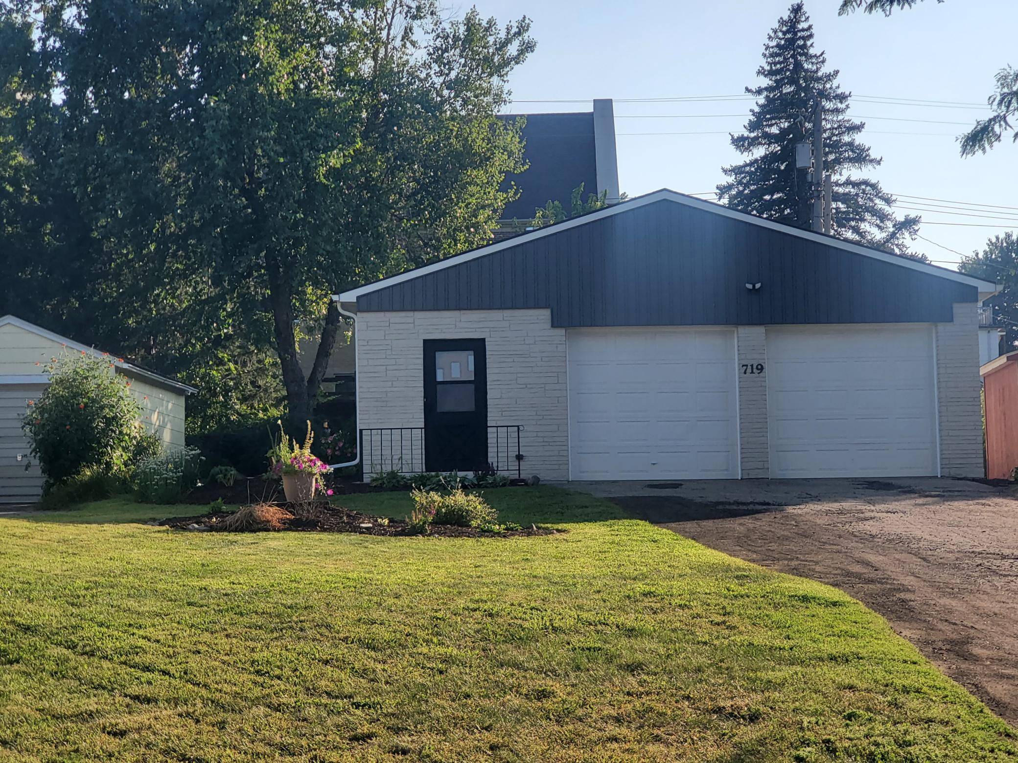 719 N Spring ST, New Ulm, MN 56073