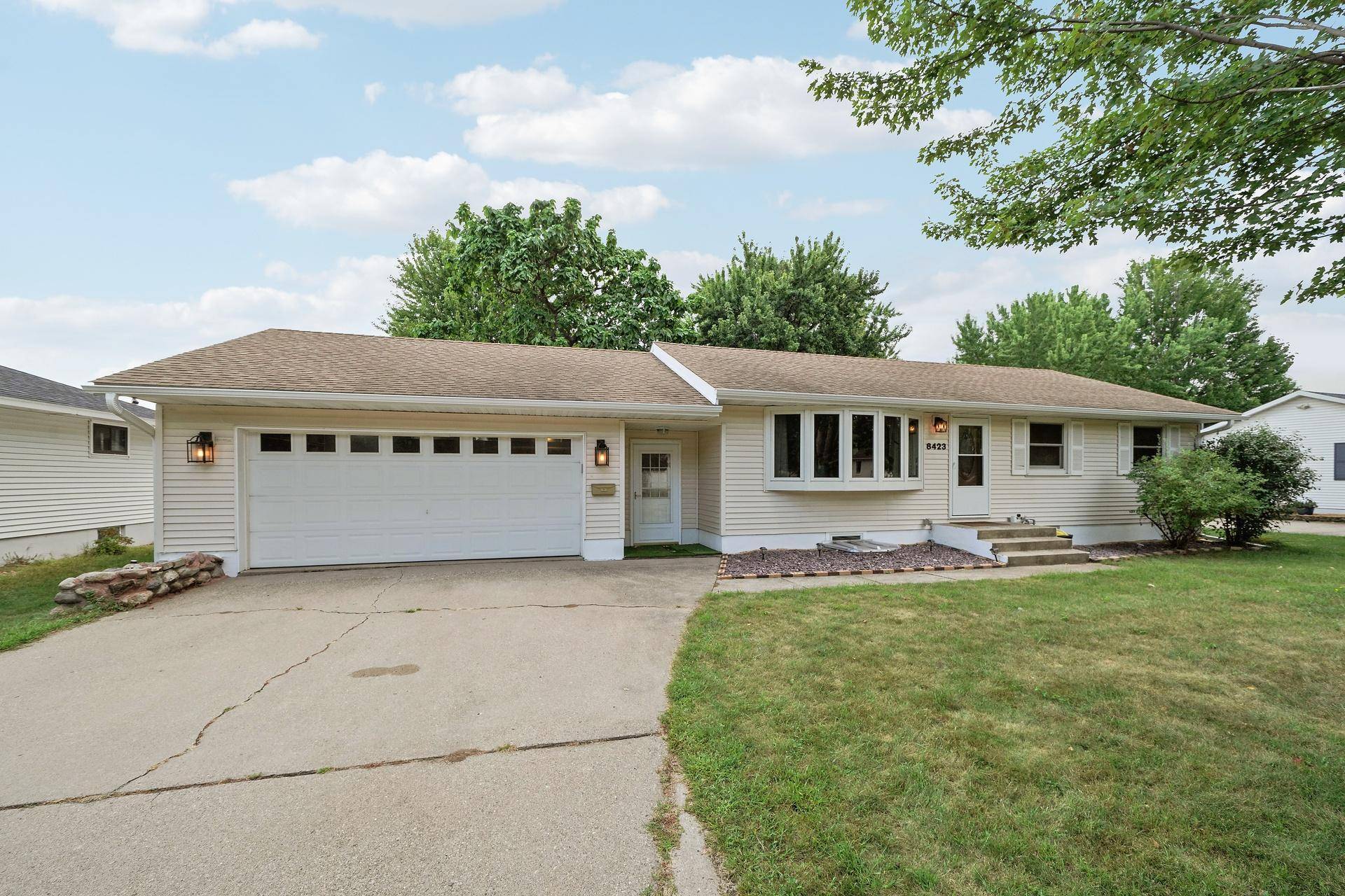 8423 16th AVE S, Bloomington, MN 55425