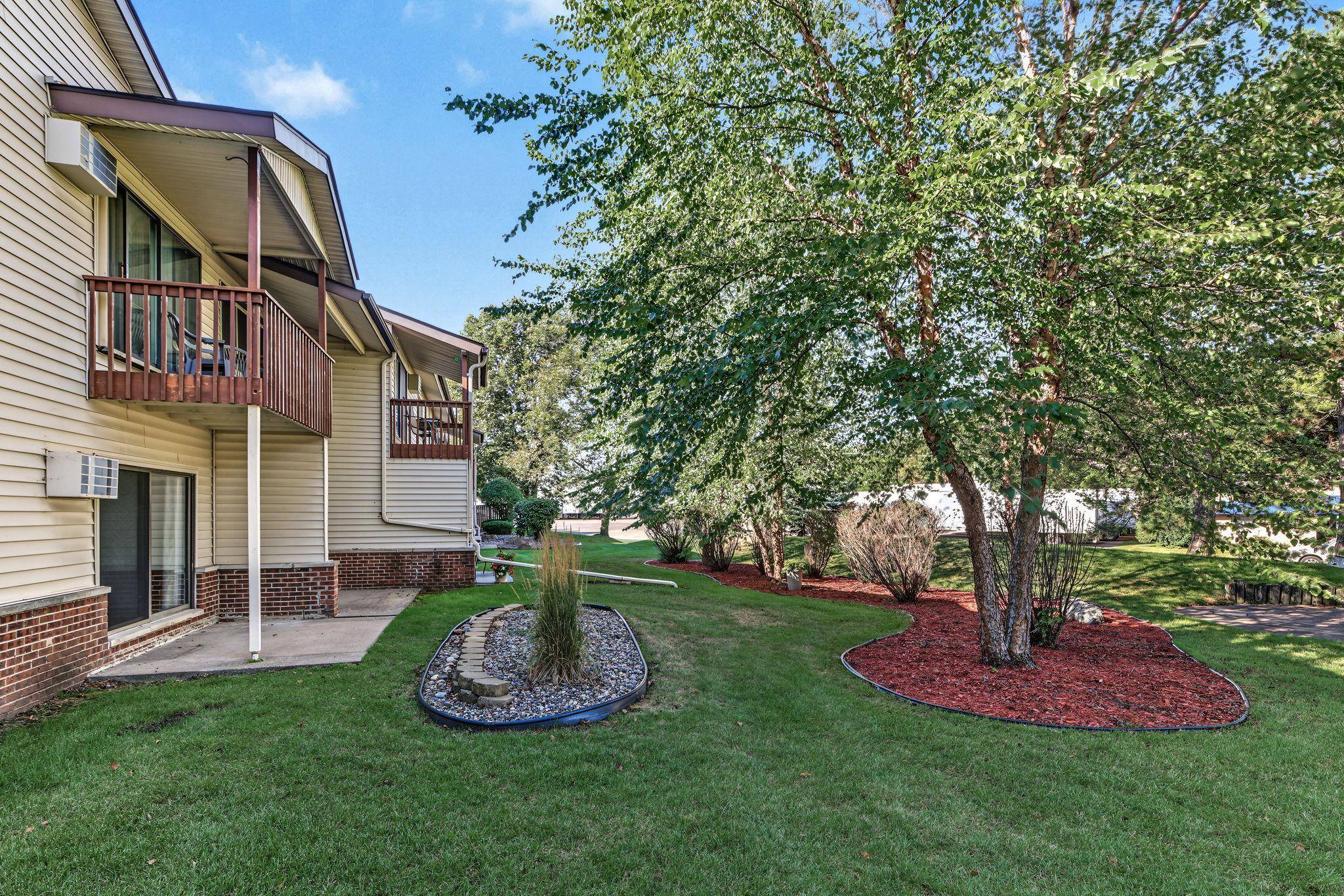 3916 Foss RD #104, Saint Anthony, MN 55421
