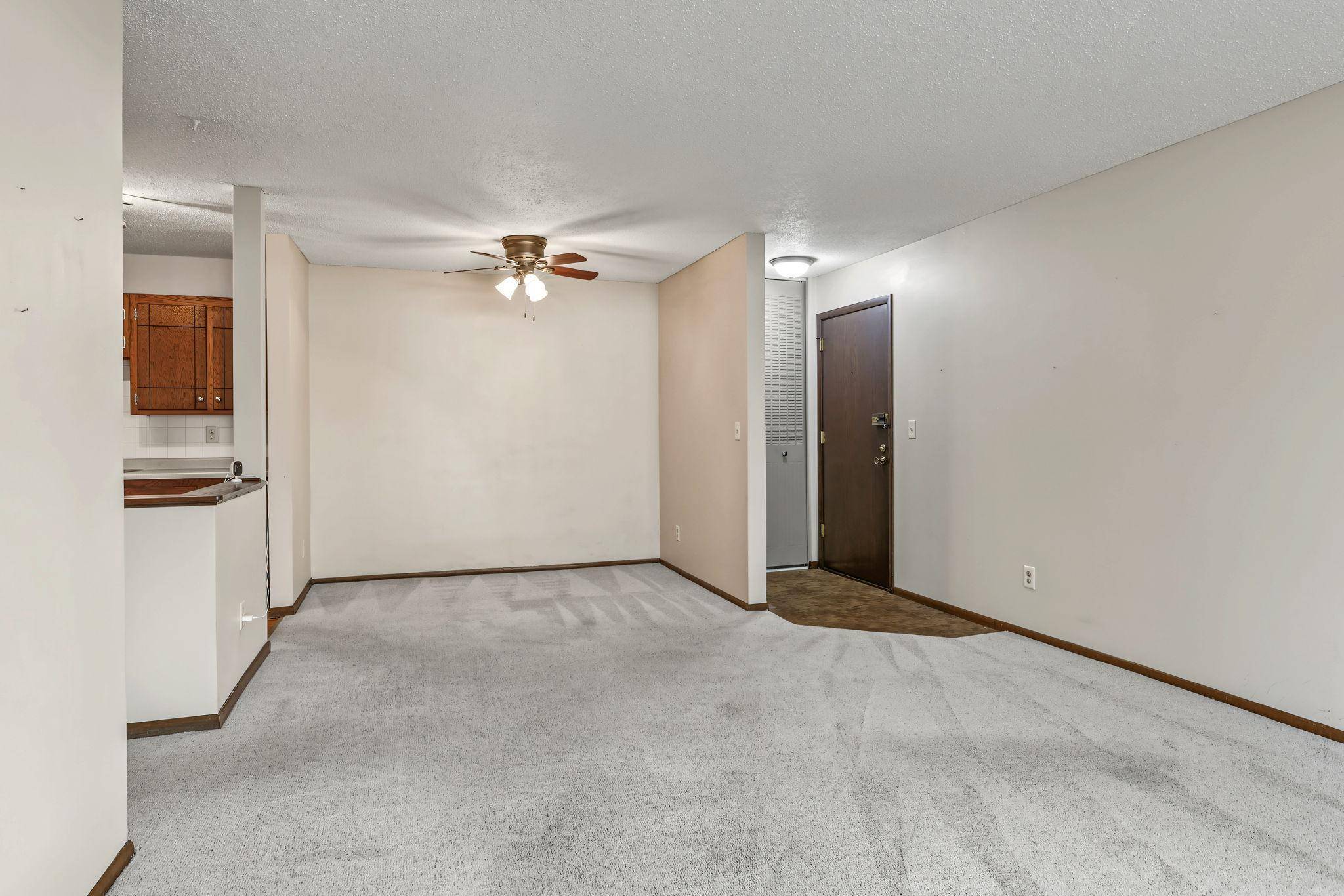 3916 Foss RD #104, Saint Anthony, MN 55421