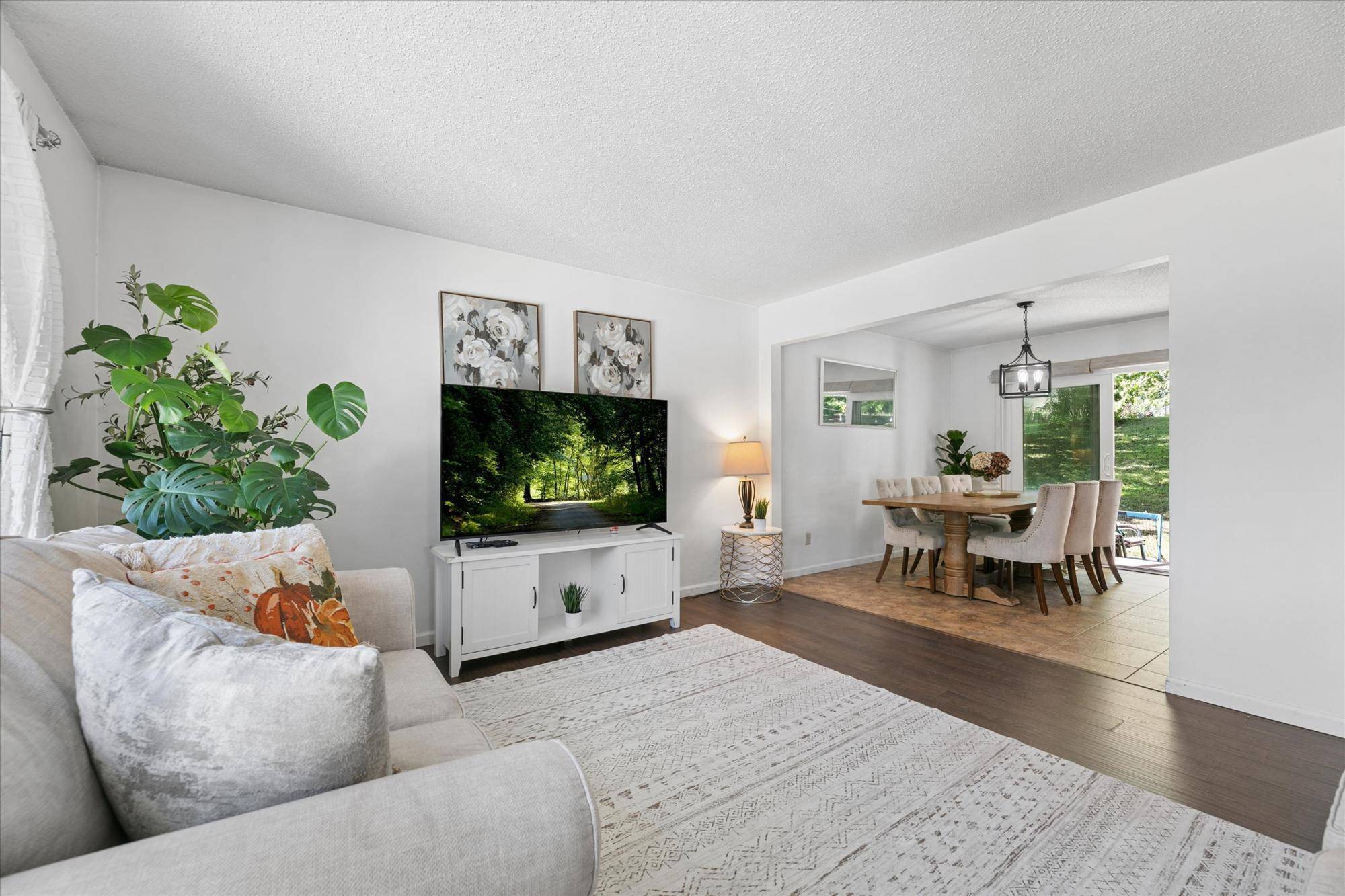 6242 Whispering Oaks DR, Eden Prairie, MN 55346