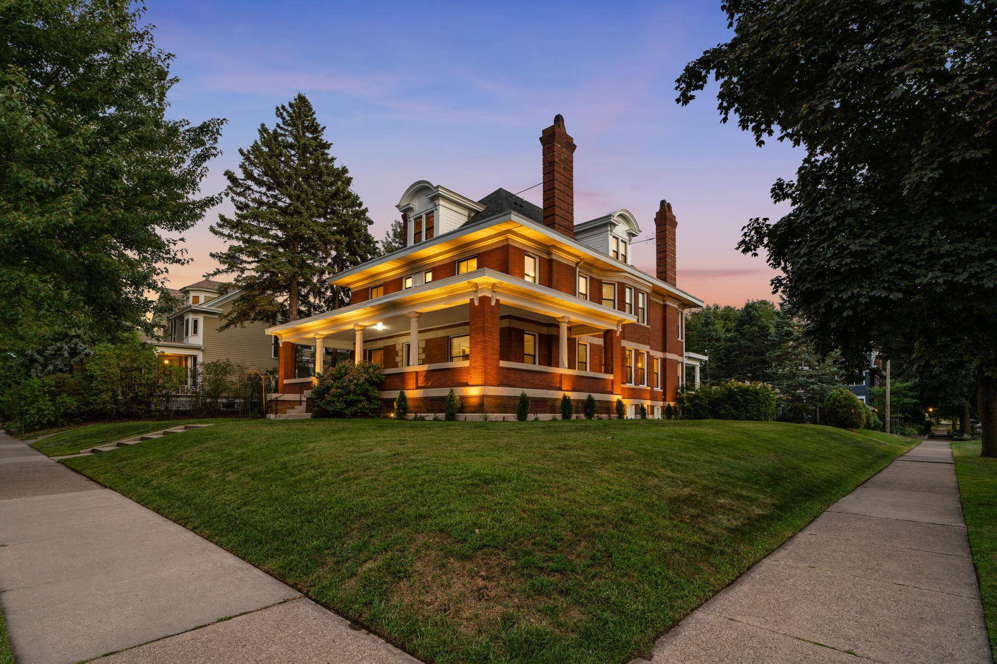 794 Lincoln AVE, Saint Paul, MN 55105