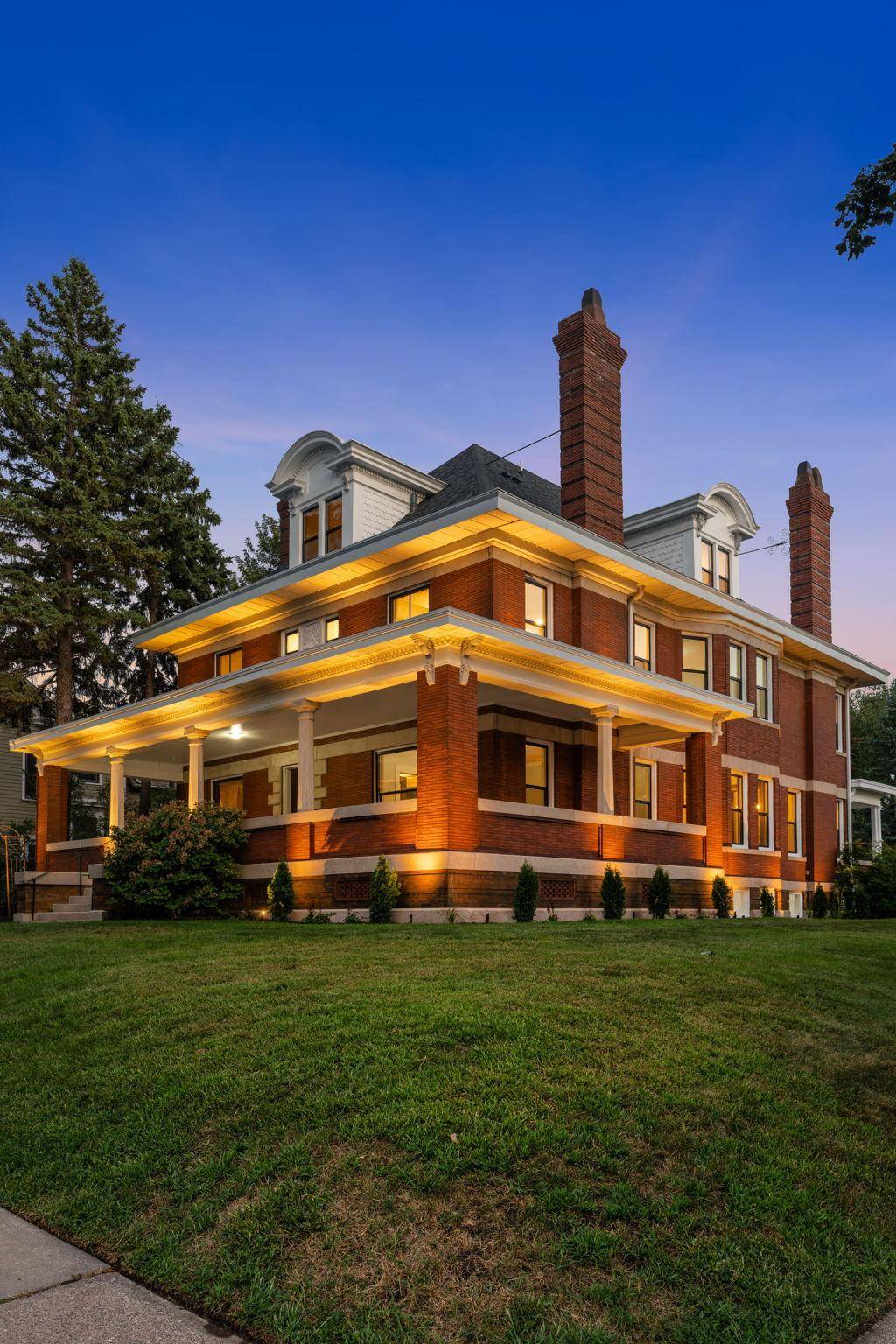 794 Lincoln AVE, Saint Paul, MN 55105