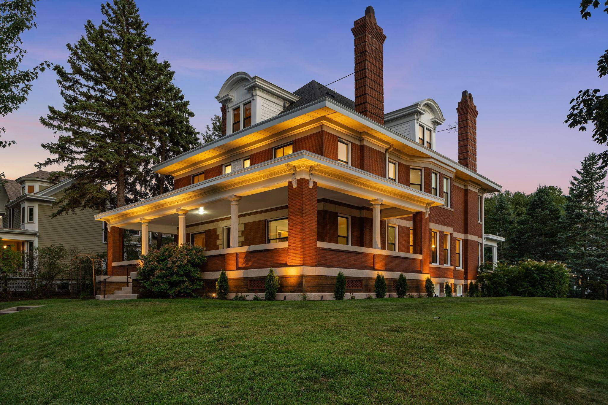 794 Lincoln AVE, Saint Paul, MN 55105