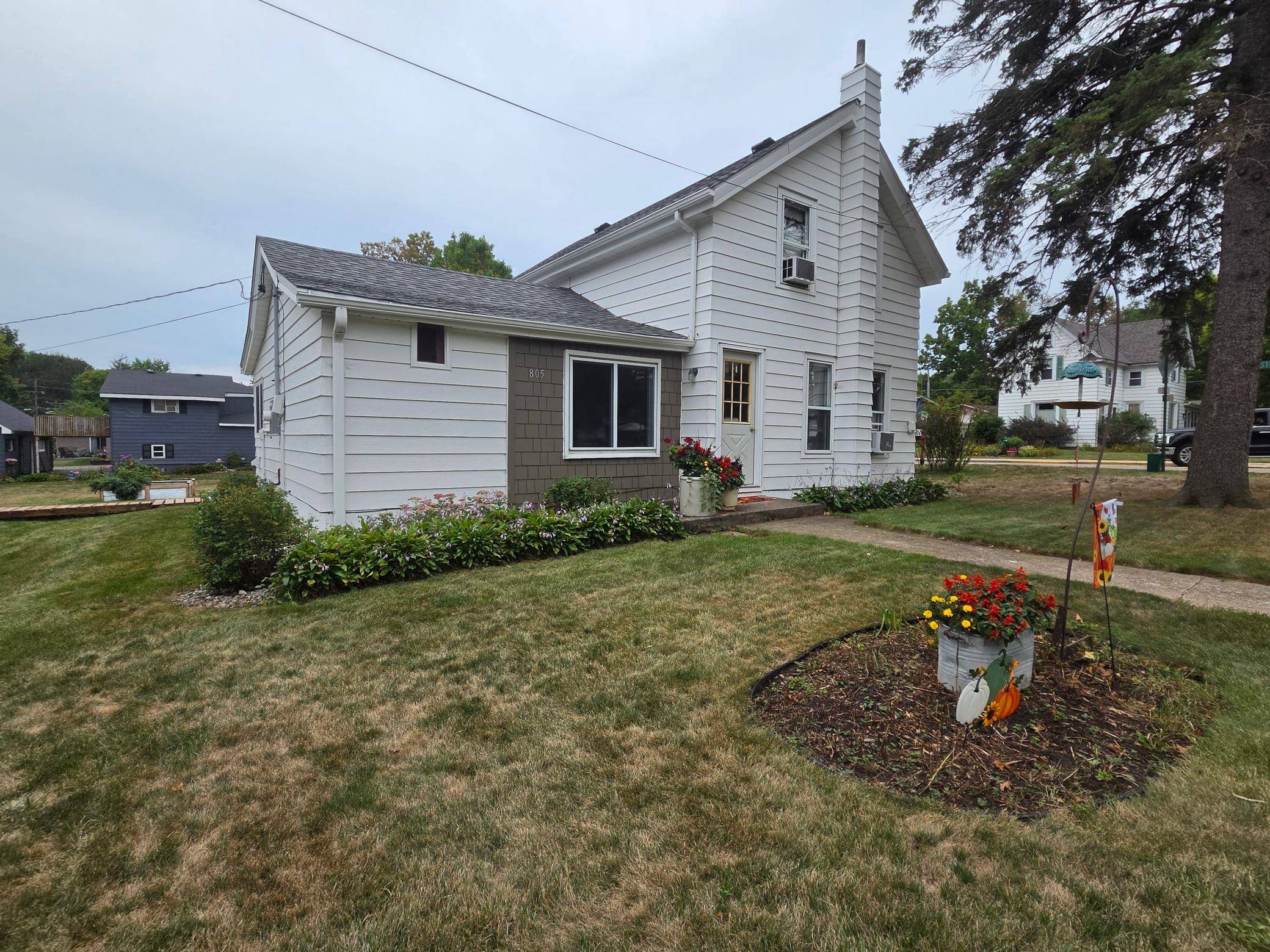 805 Orange ST, Prescott, WI 54021